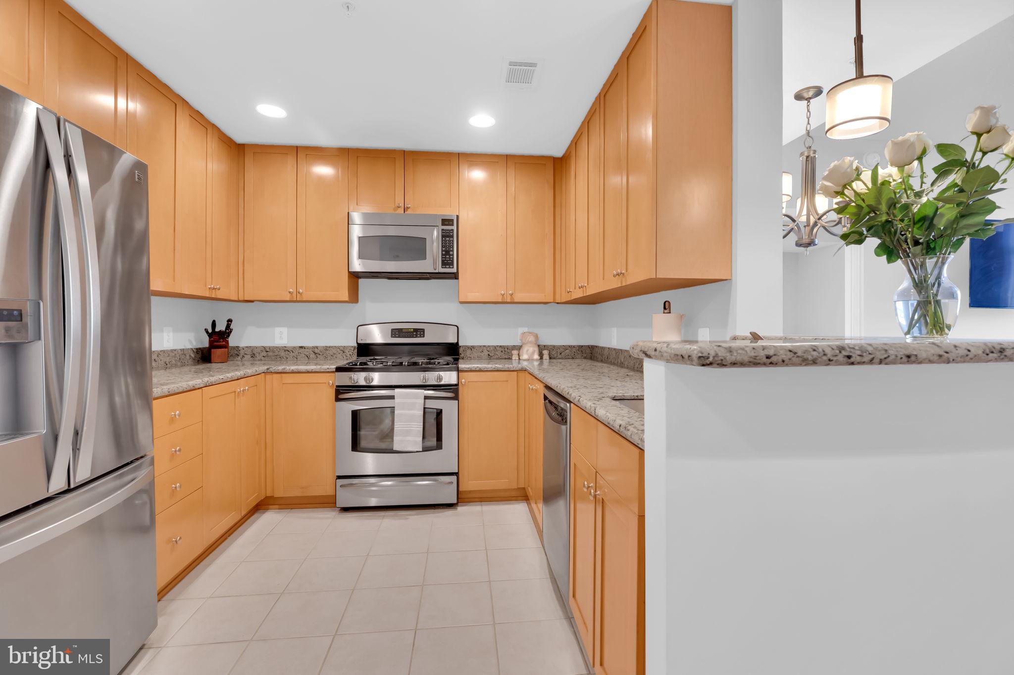 ECLIPSE ON CENTER PARK - Residential Lease