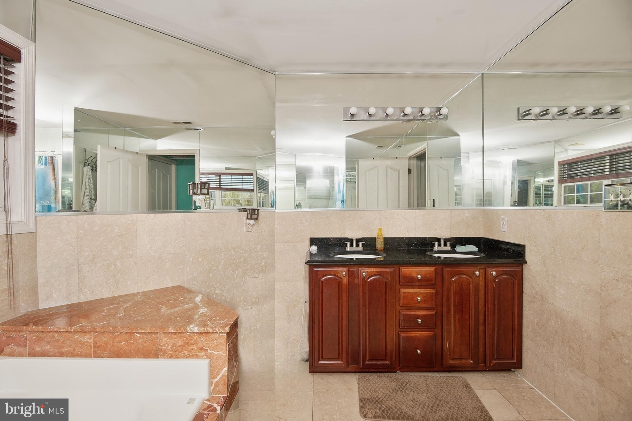 AMBERWOOD - Residential