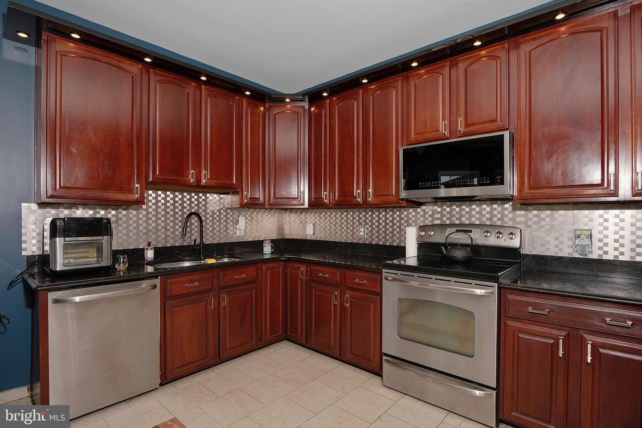 AMBERWOOD - Residential