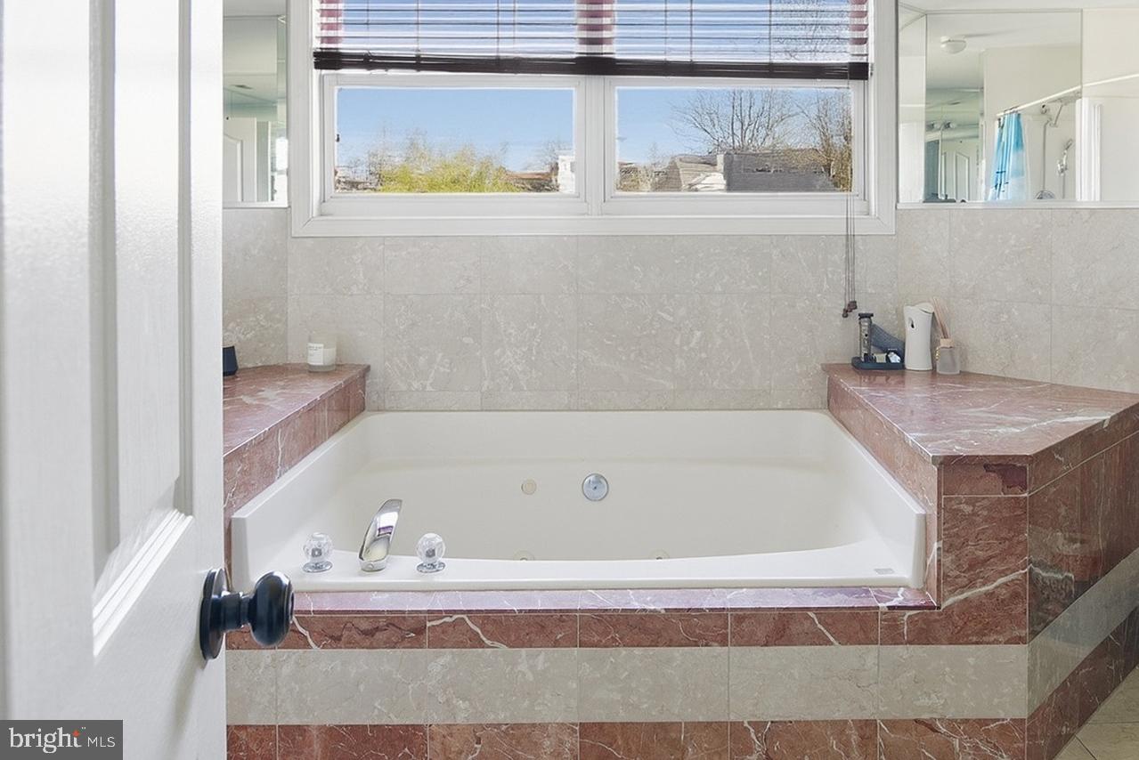 AMBERWOOD - Residential