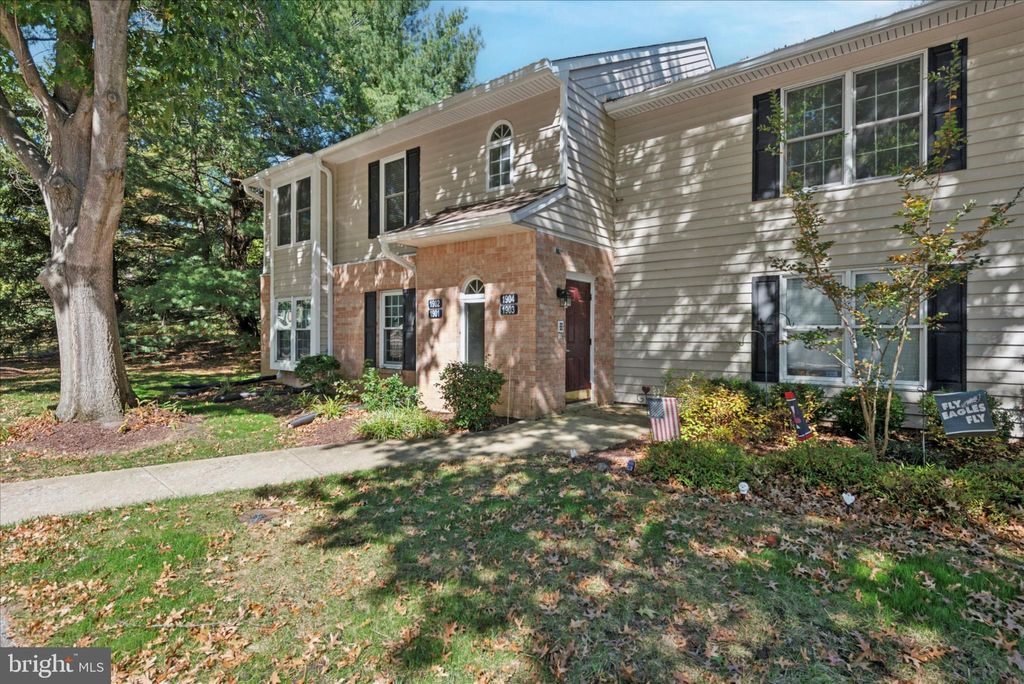 Photo of 1902 N Glen Drive #1902, GLEN MILLS, PA 19342 (MLS # PADE2102118)