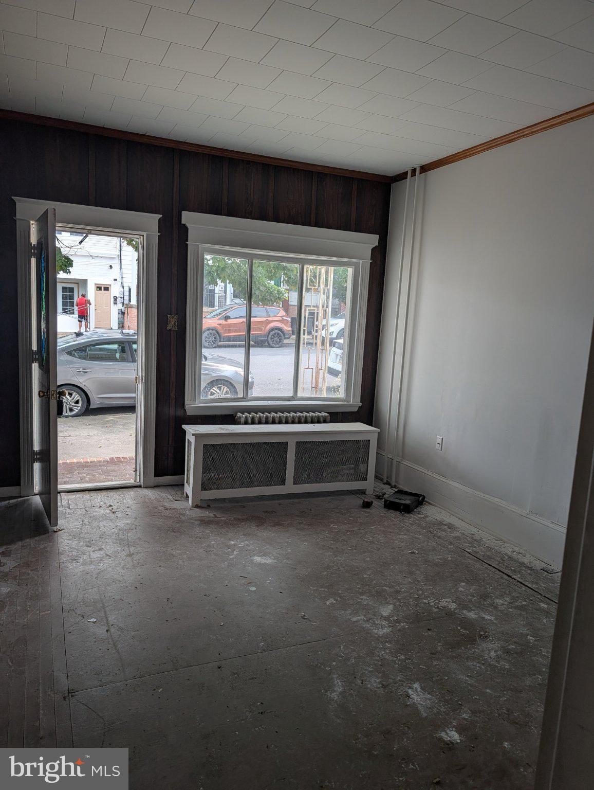 102 S HICKORY STREET