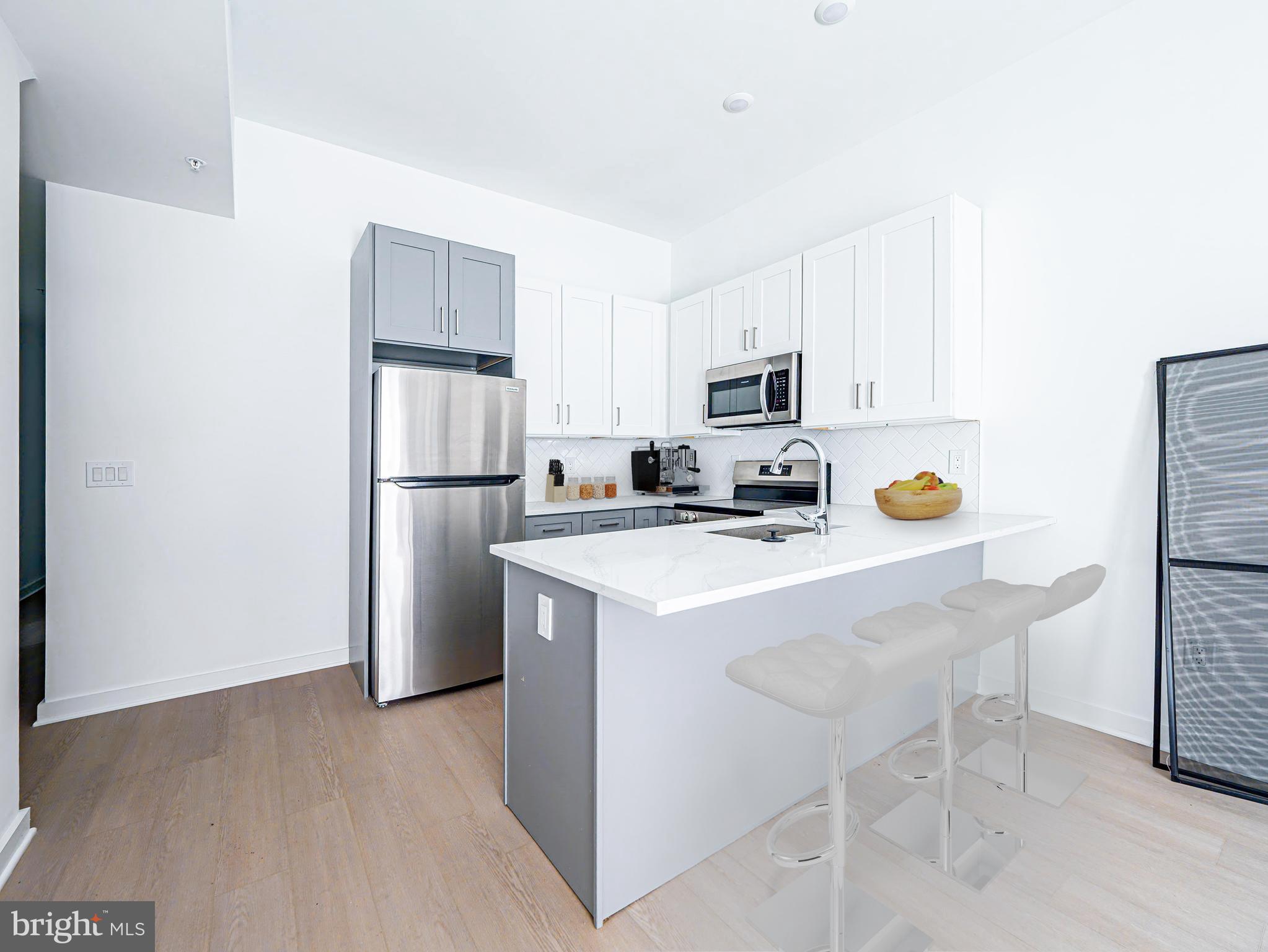 2403-2407 W THOMPSON STREET 2