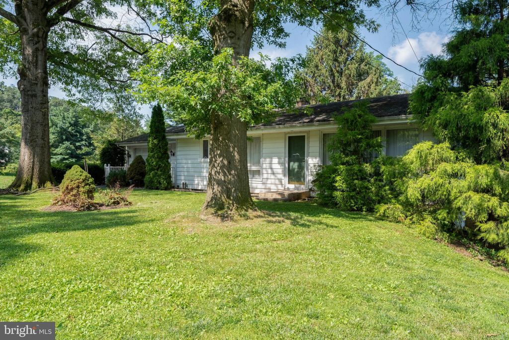 Photo of 620 Kinderhook Road, COLUMBIA, PA 17512 (MLS # PALA2072996)