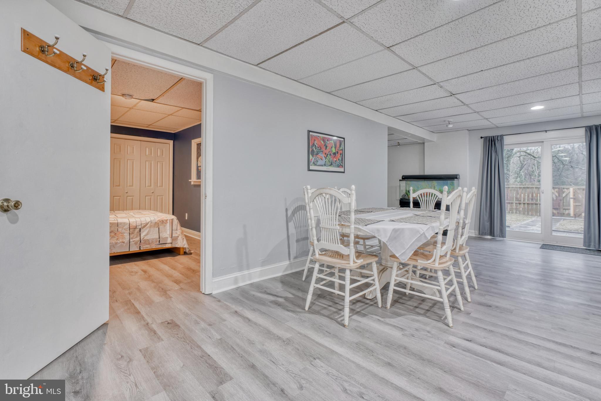 LAKE ROLAND - Residential Lease