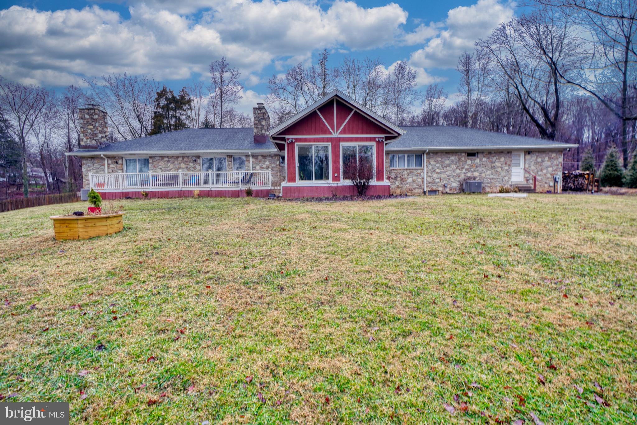 LAKE ROLAND - Residential Lease