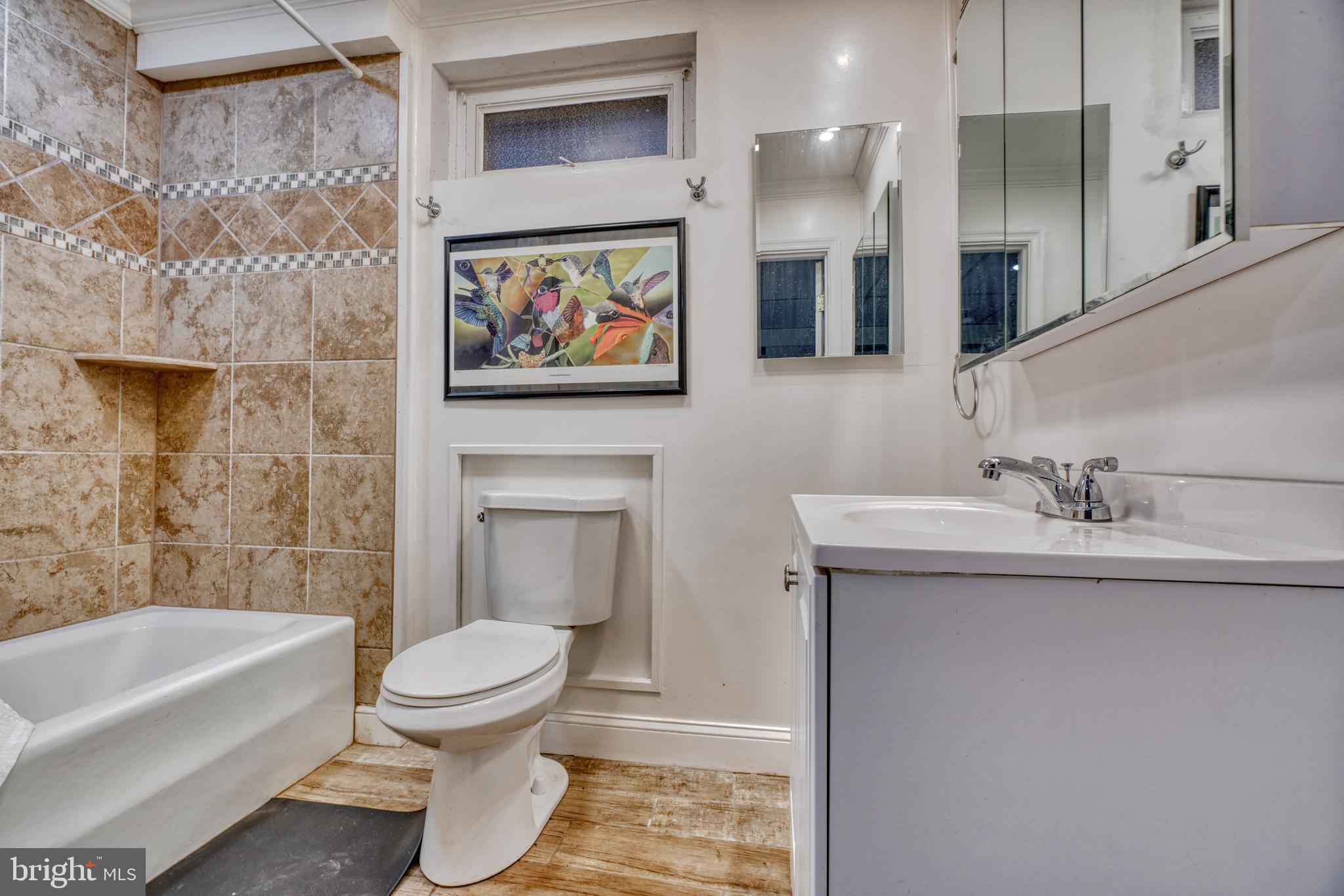 LAKE ROLAND - Residential Lease