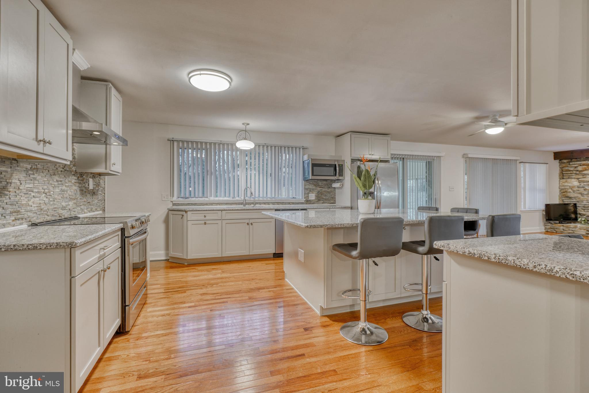 LAKE ROLAND - Residential Lease