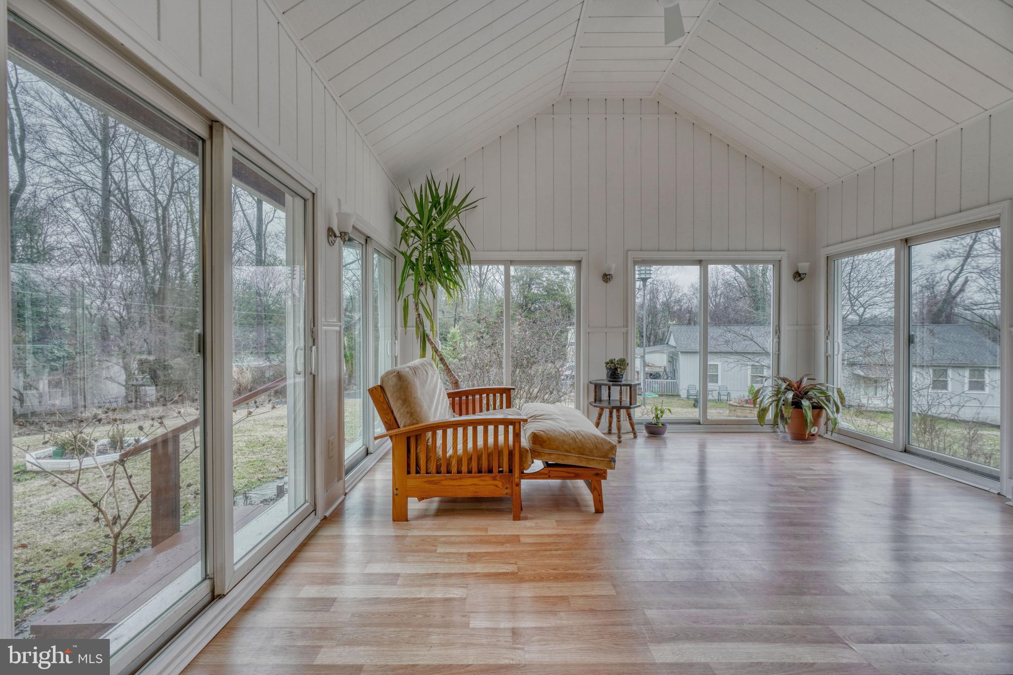 LAKE ROLAND - Residential Lease