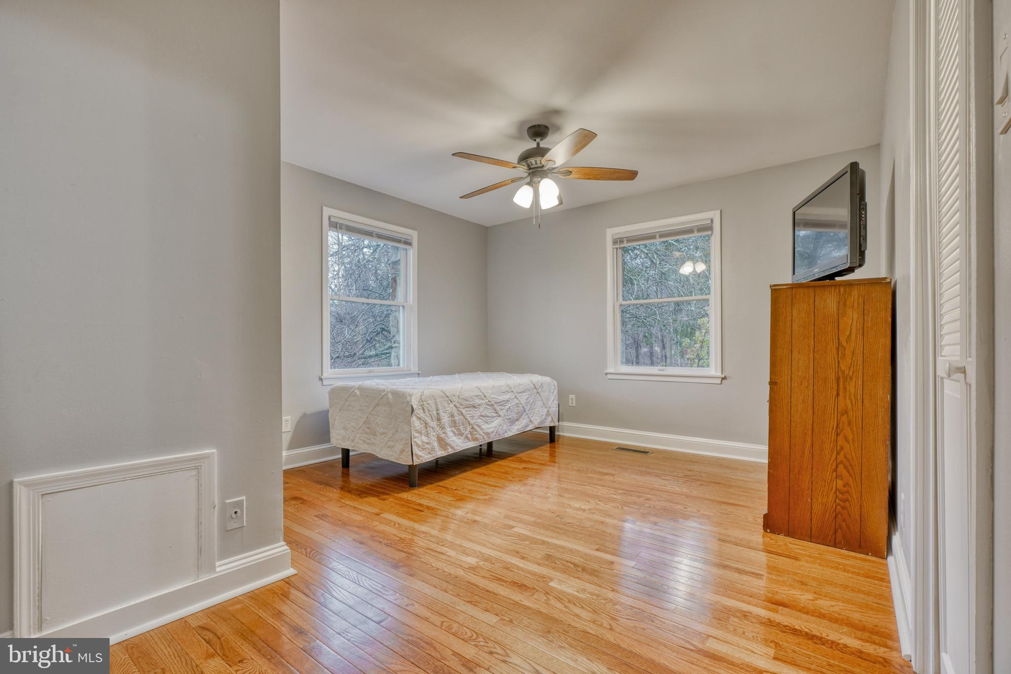 LAKE ROLAND - Residential Lease