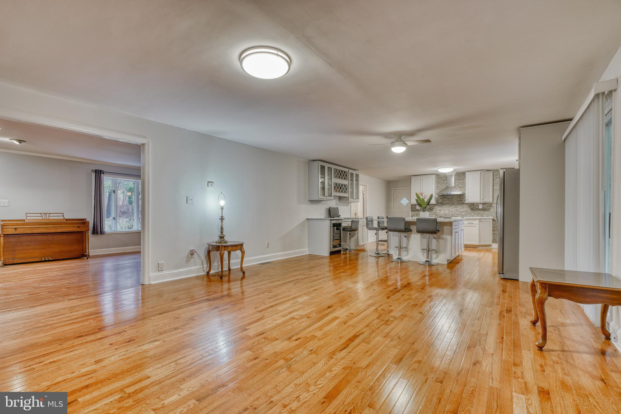 LAKE ROLAND - Residential Lease