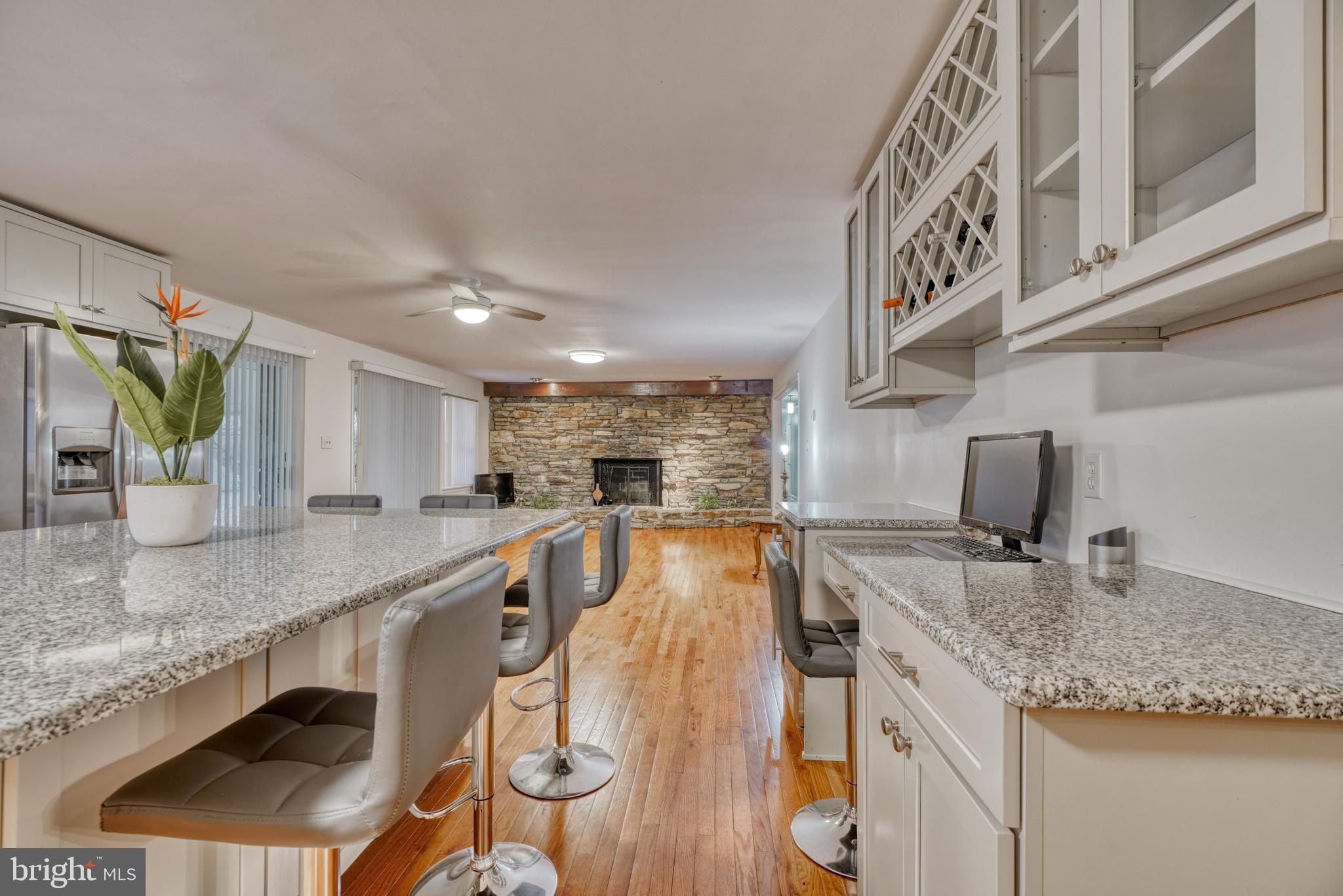 LAKE ROLAND - Residential Lease