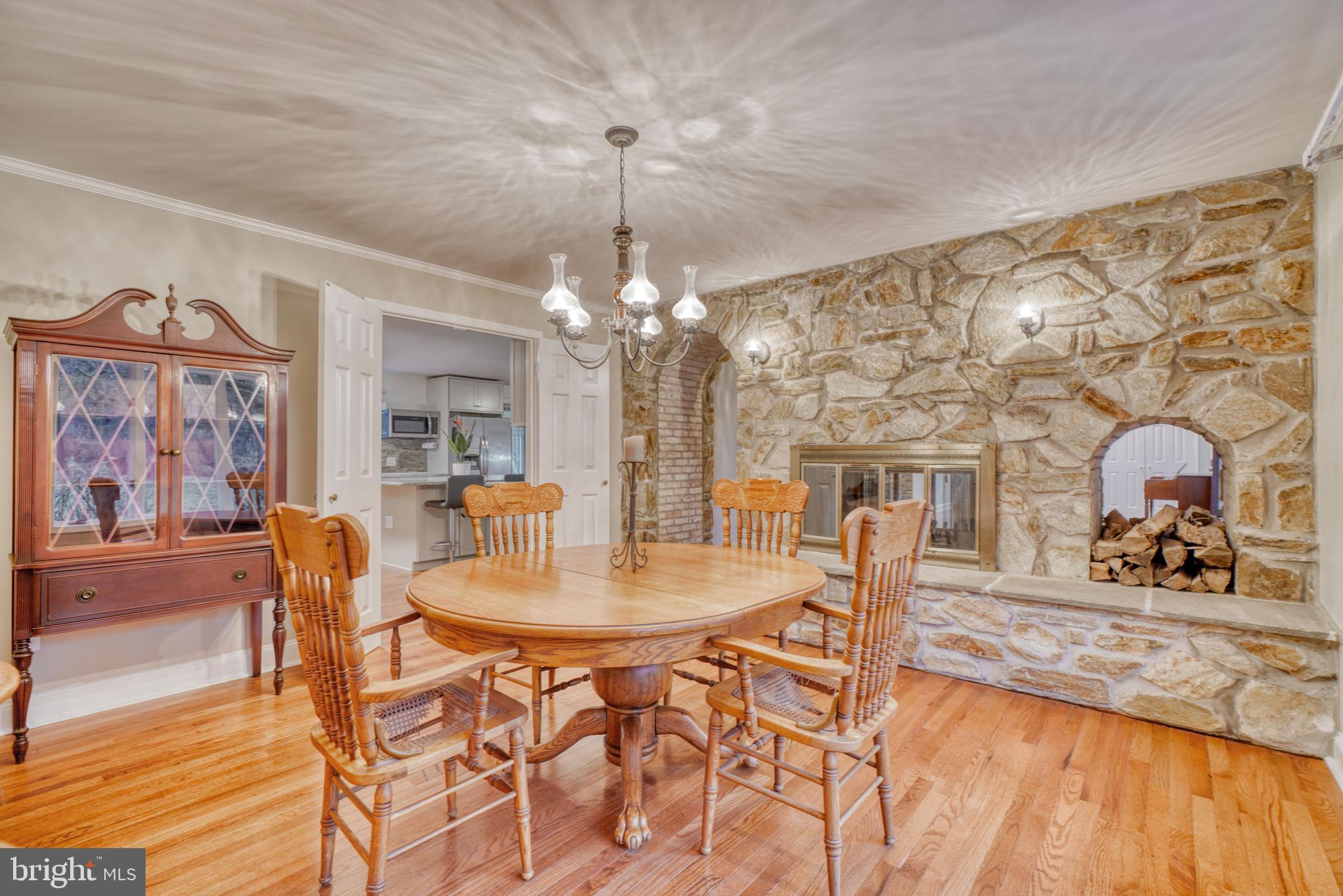 LAKE ROLAND - Residential Lease