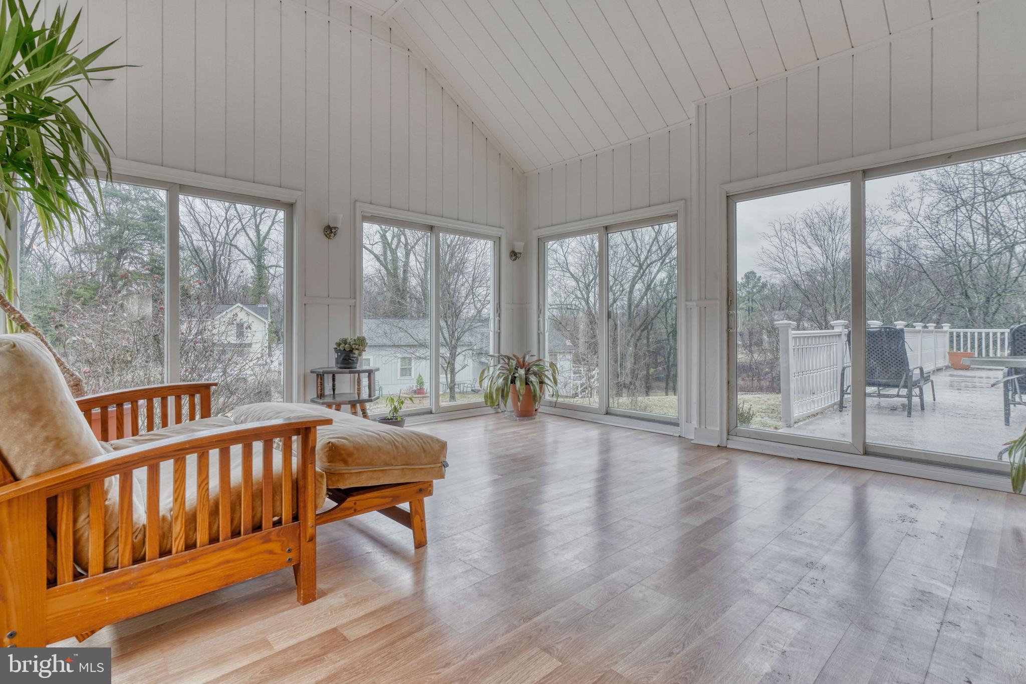 LAKE ROLAND - Residential Lease