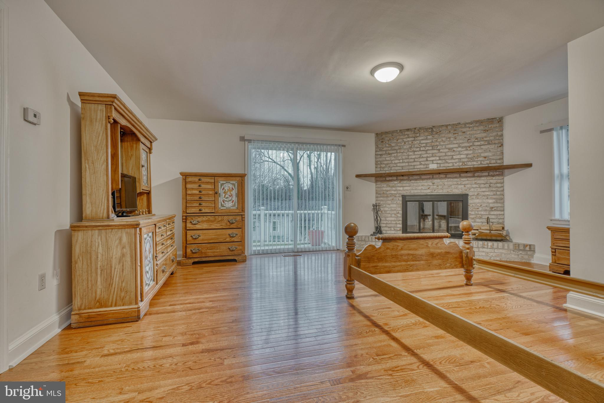 LAKE ROLAND - Residential Lease