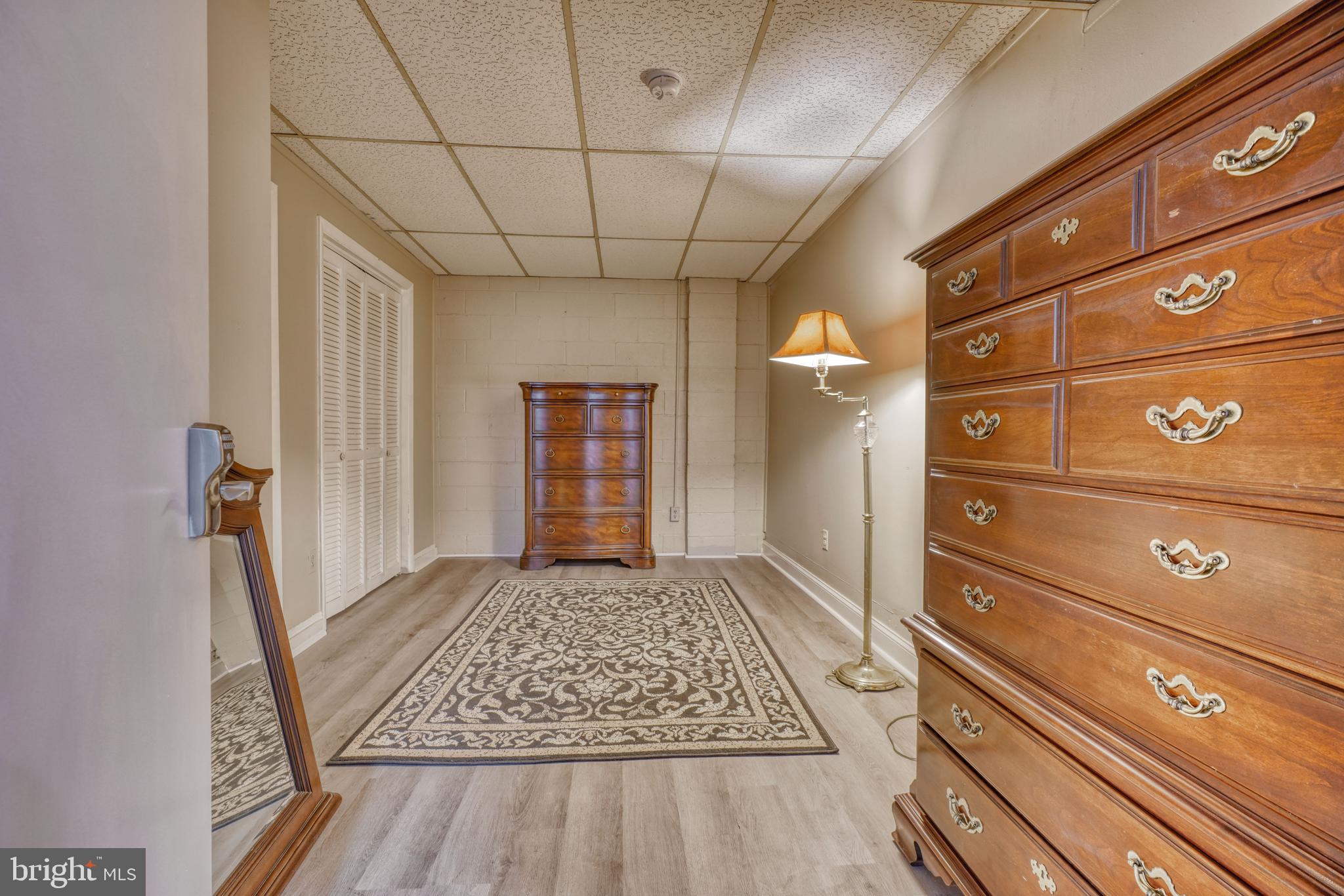 LAKE ROLAND - Residential Lease