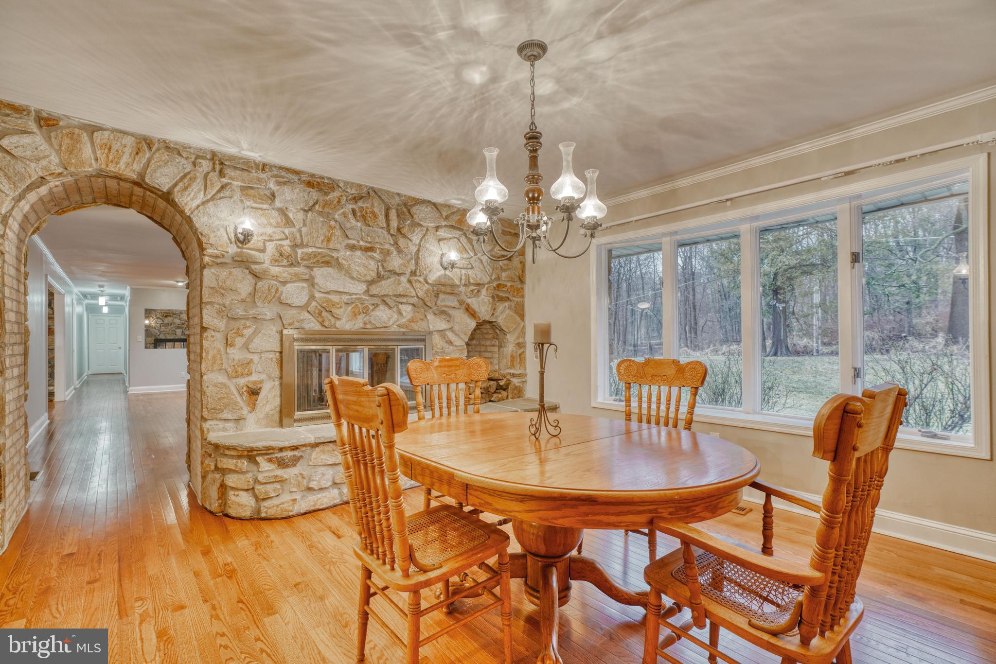 LAKE ROLAND - Residential Lease