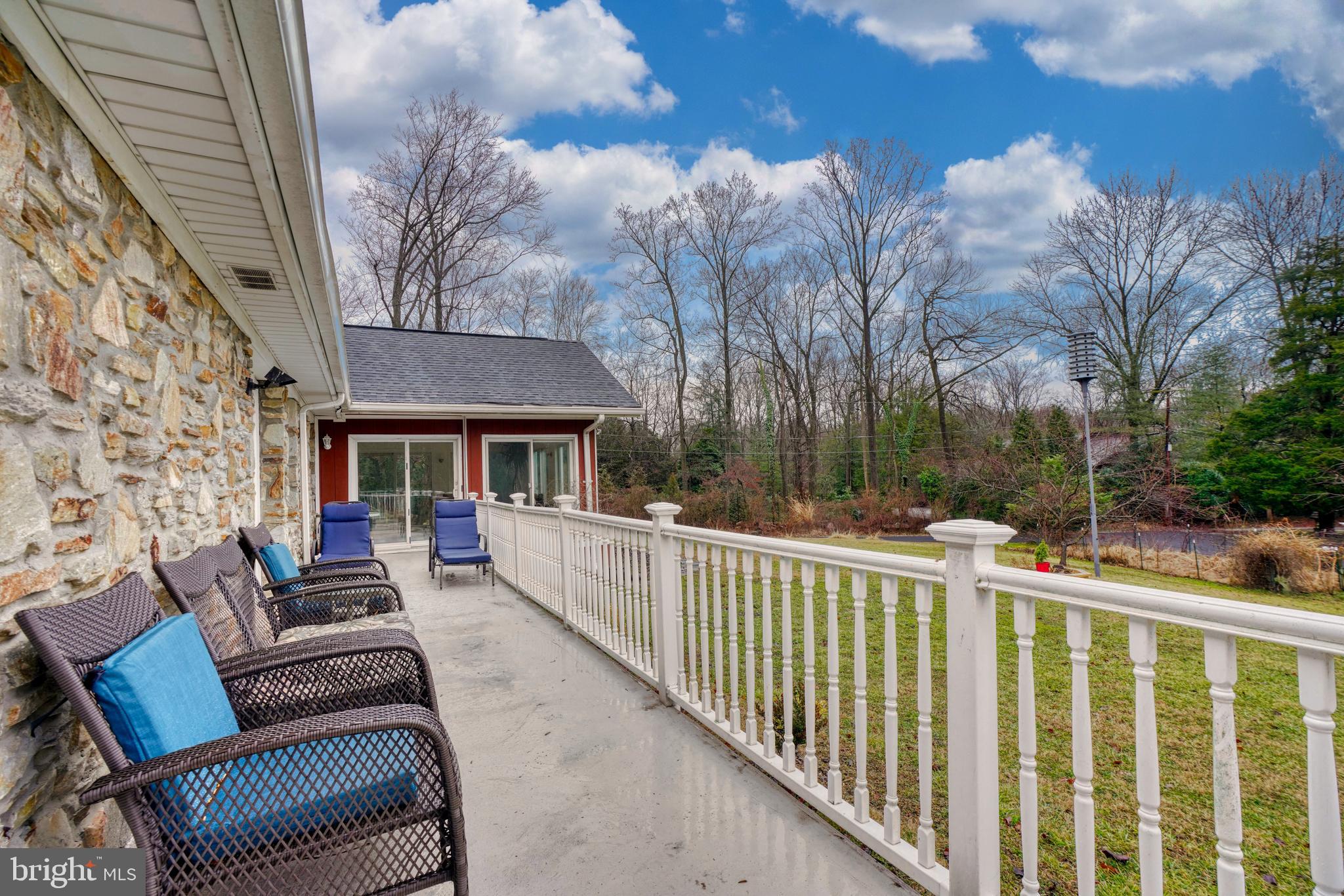 LAKE ROLAND - Residential Lease