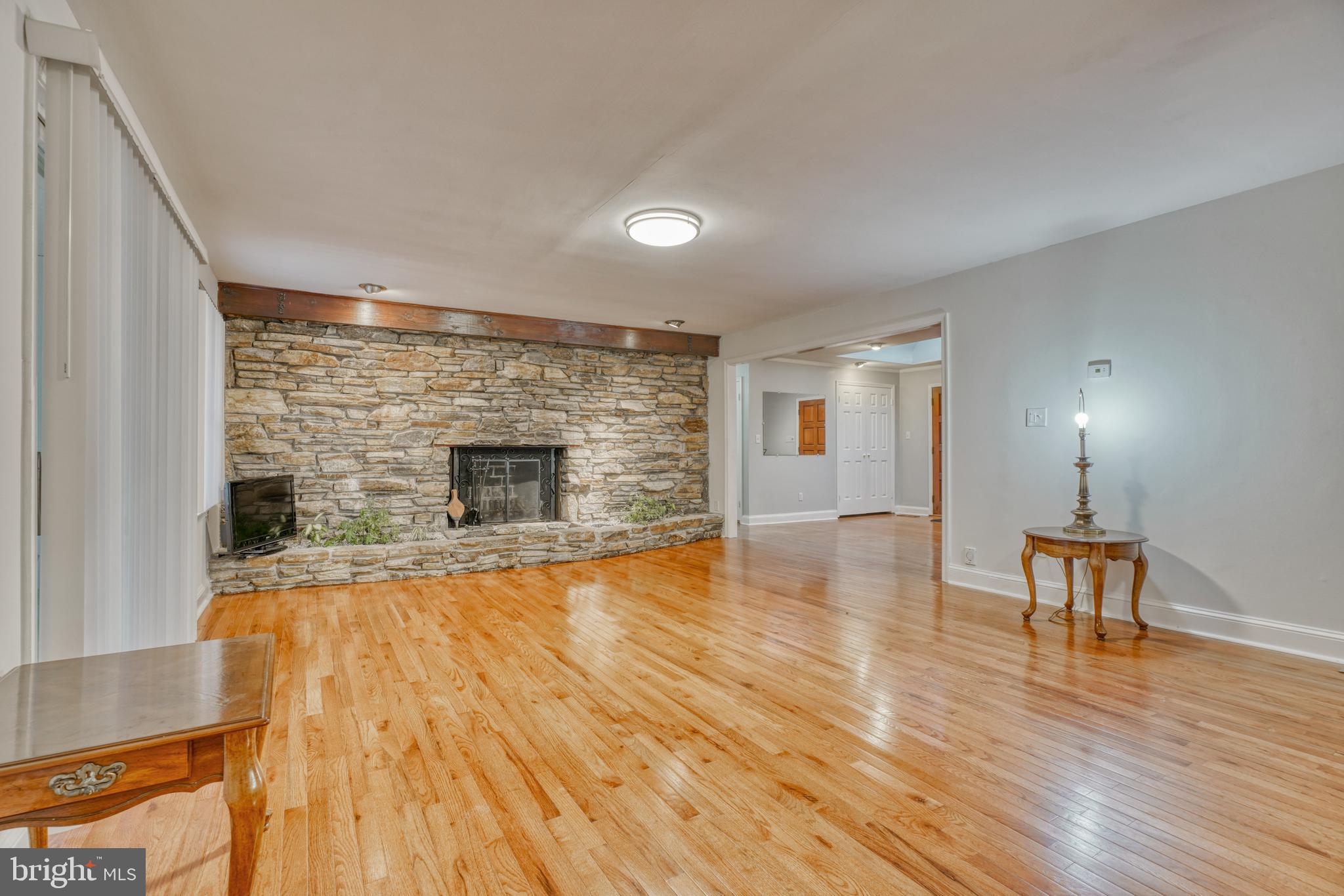 LAKE ROLAND - Residential Lease