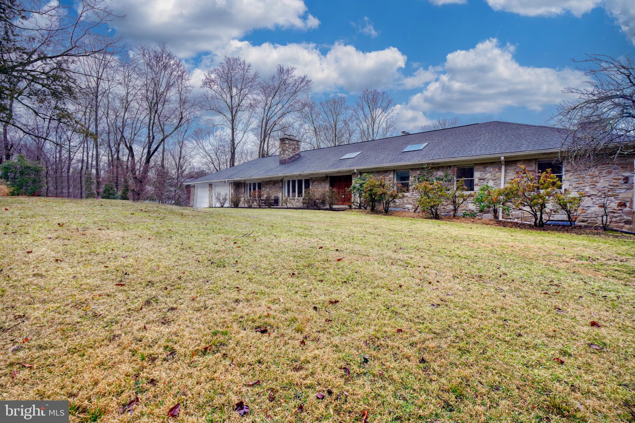 LAKE ROLAND - Residential Lease