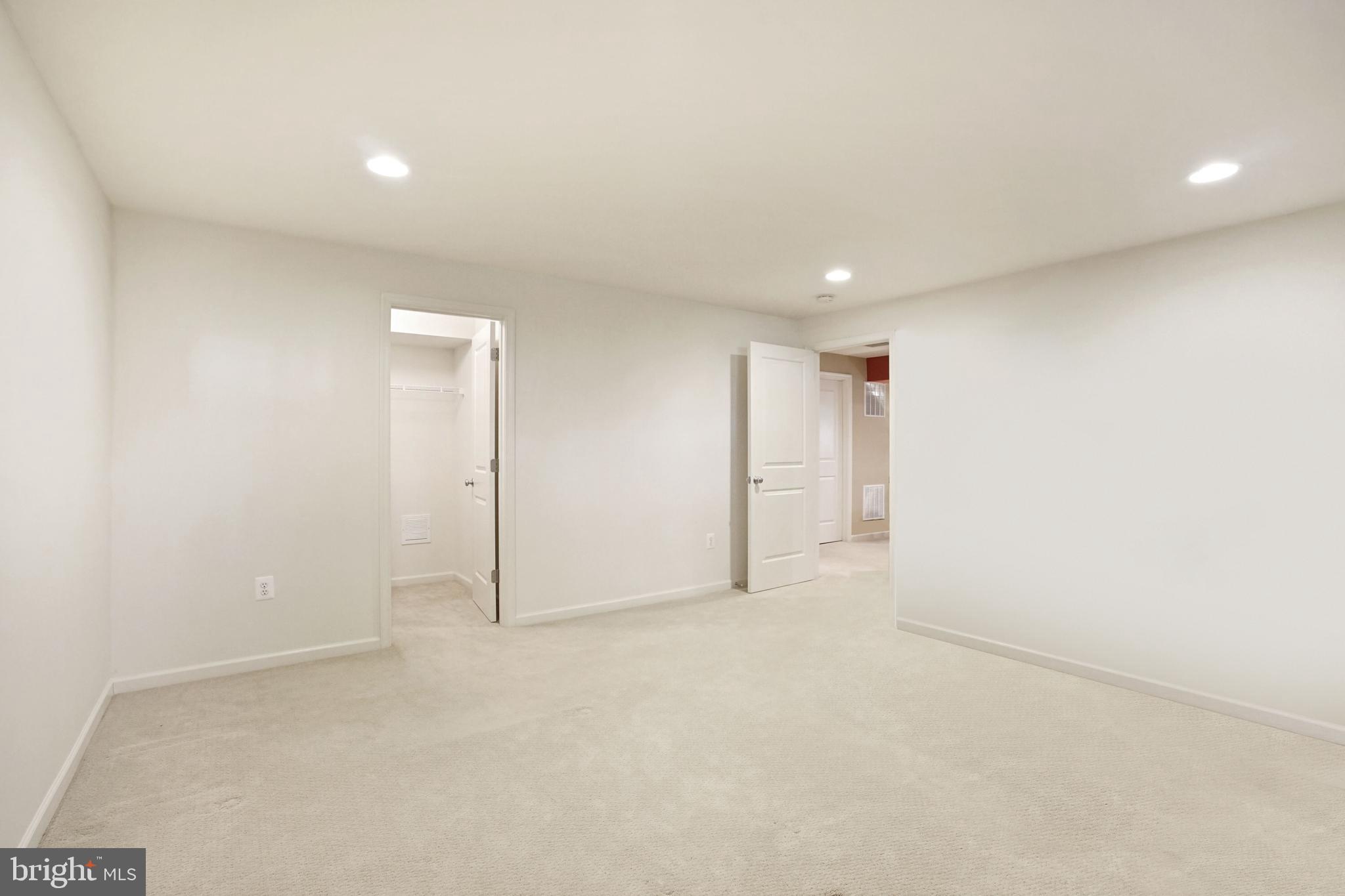 STRATSHIRE CROSSING - Residential