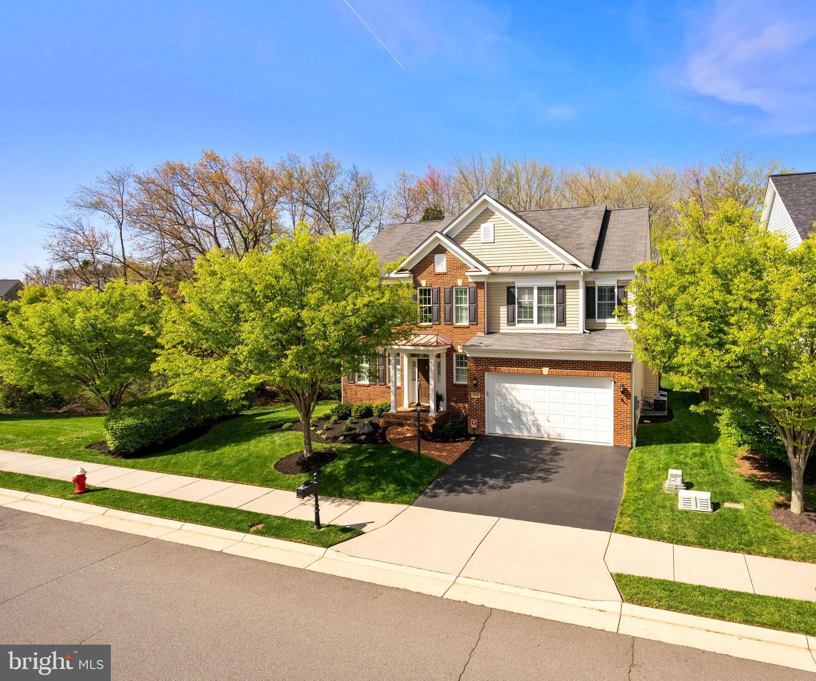 STRATSHIRE CROSSING - Residential