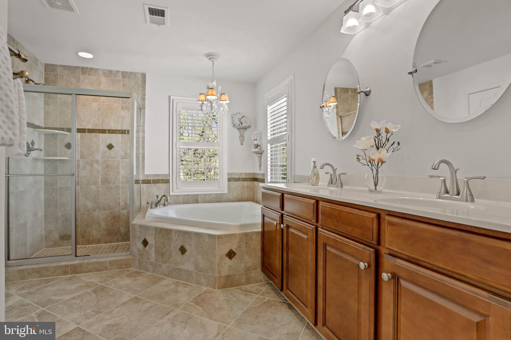 STRATSHIRE CROSSING - Residential