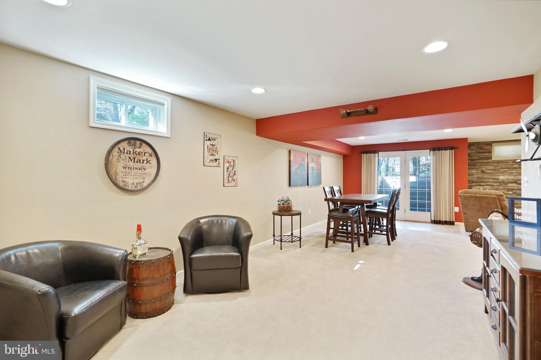 STRATSHIRE CROSSING - Residential