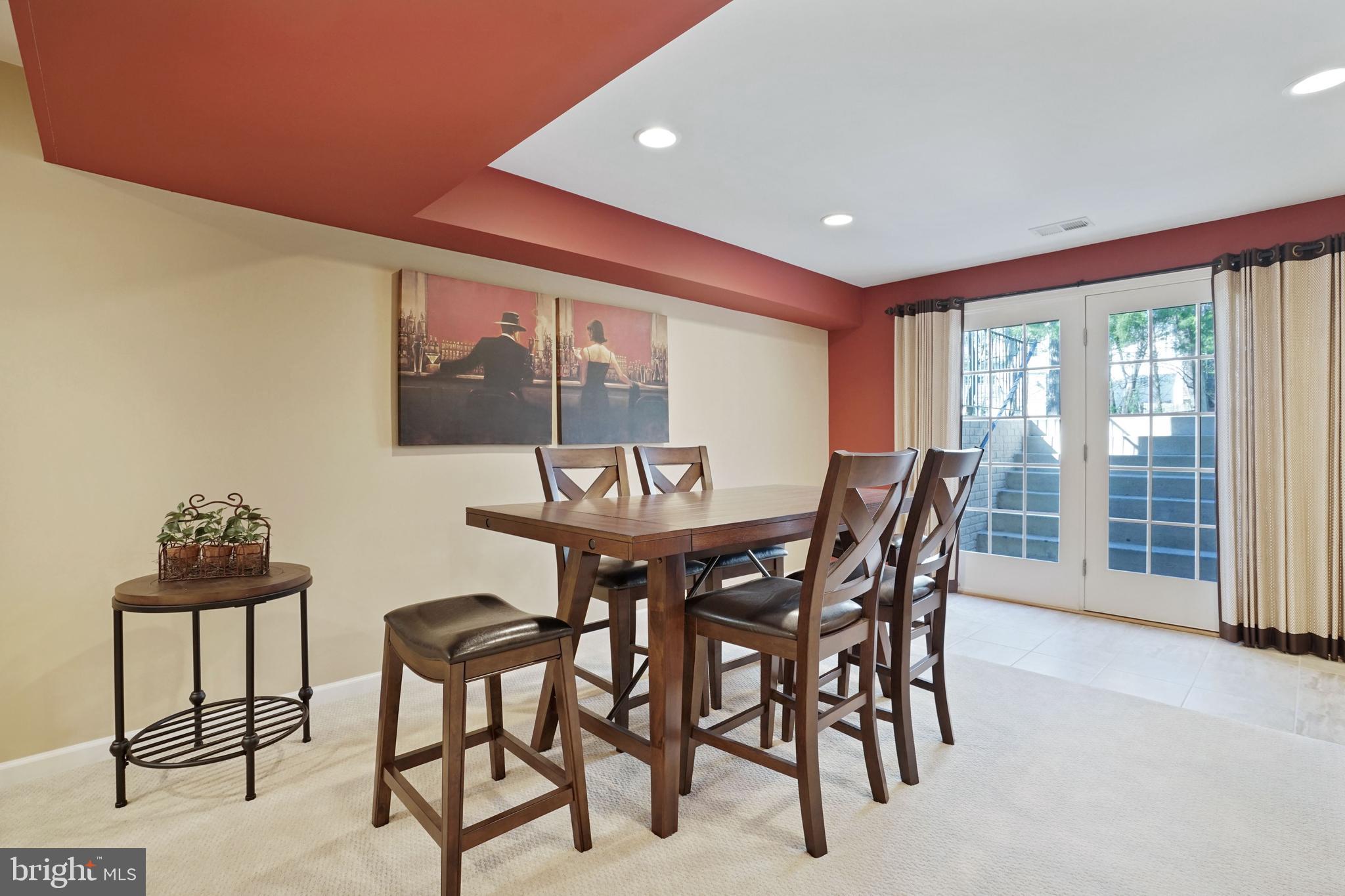 STRATSHIRE CROSSING - Residential