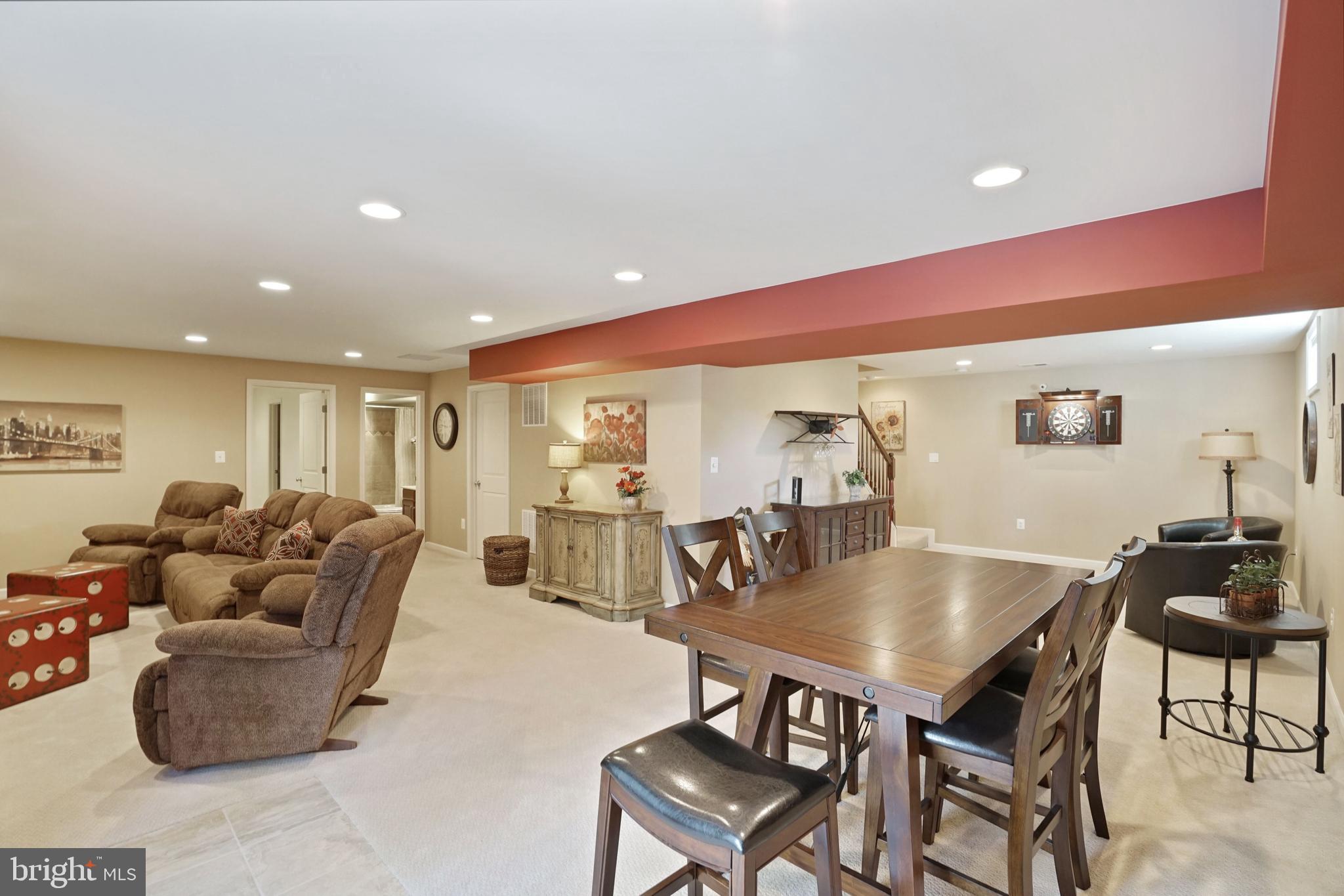 STRATSHIRE CROSSING - Residential