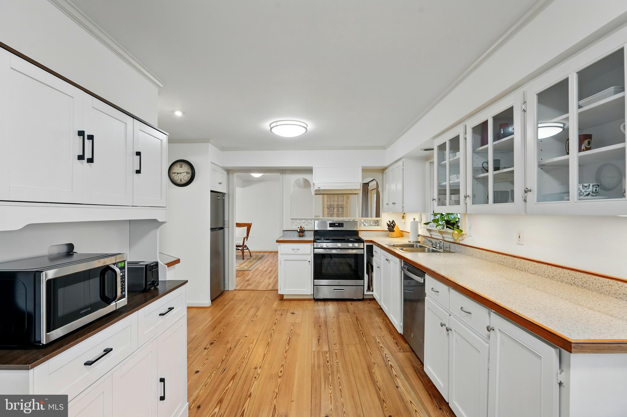 WHITE SHOP ESTATES - Residential