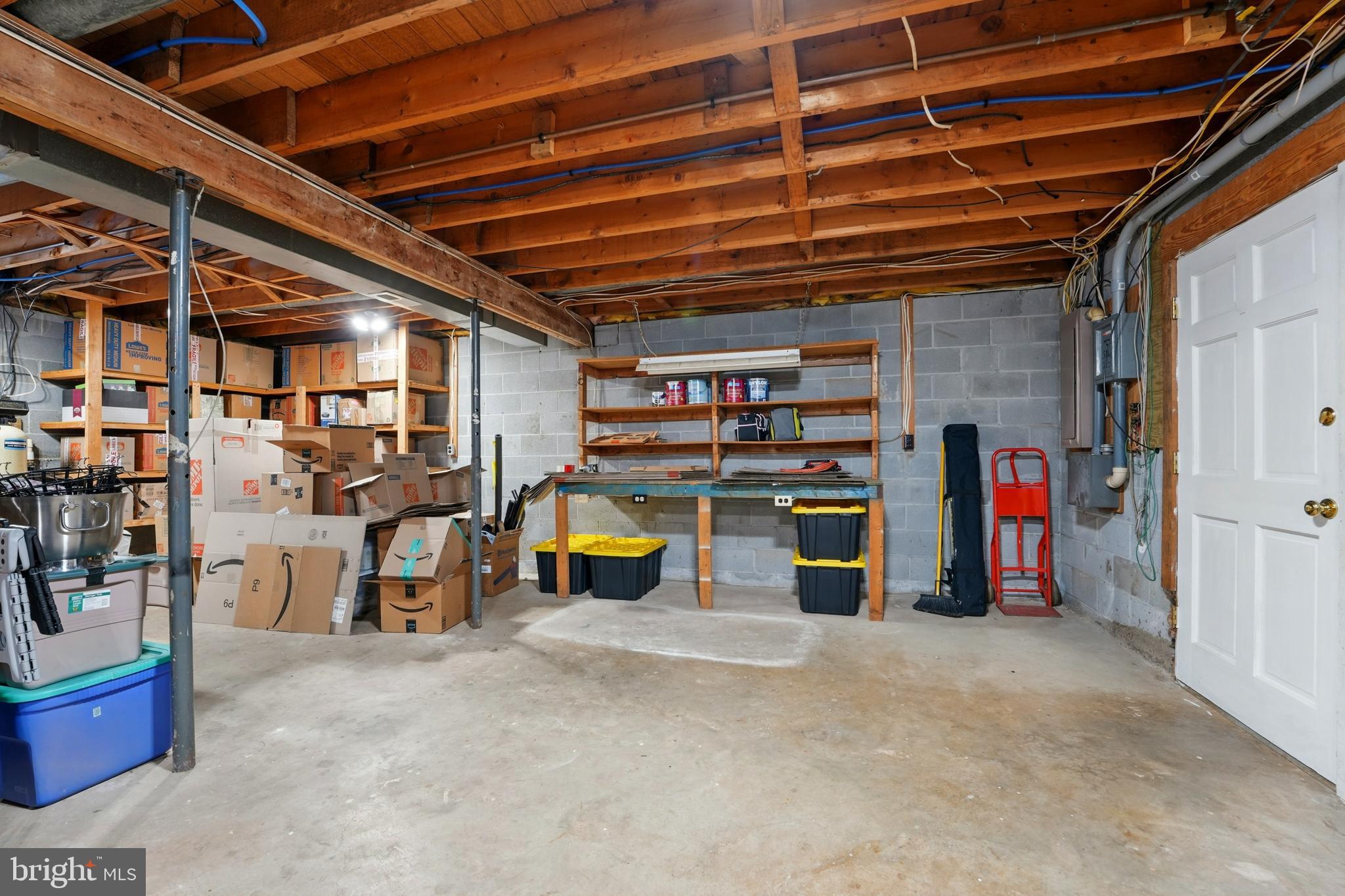 WHITE SHOP ESTATES - Residential