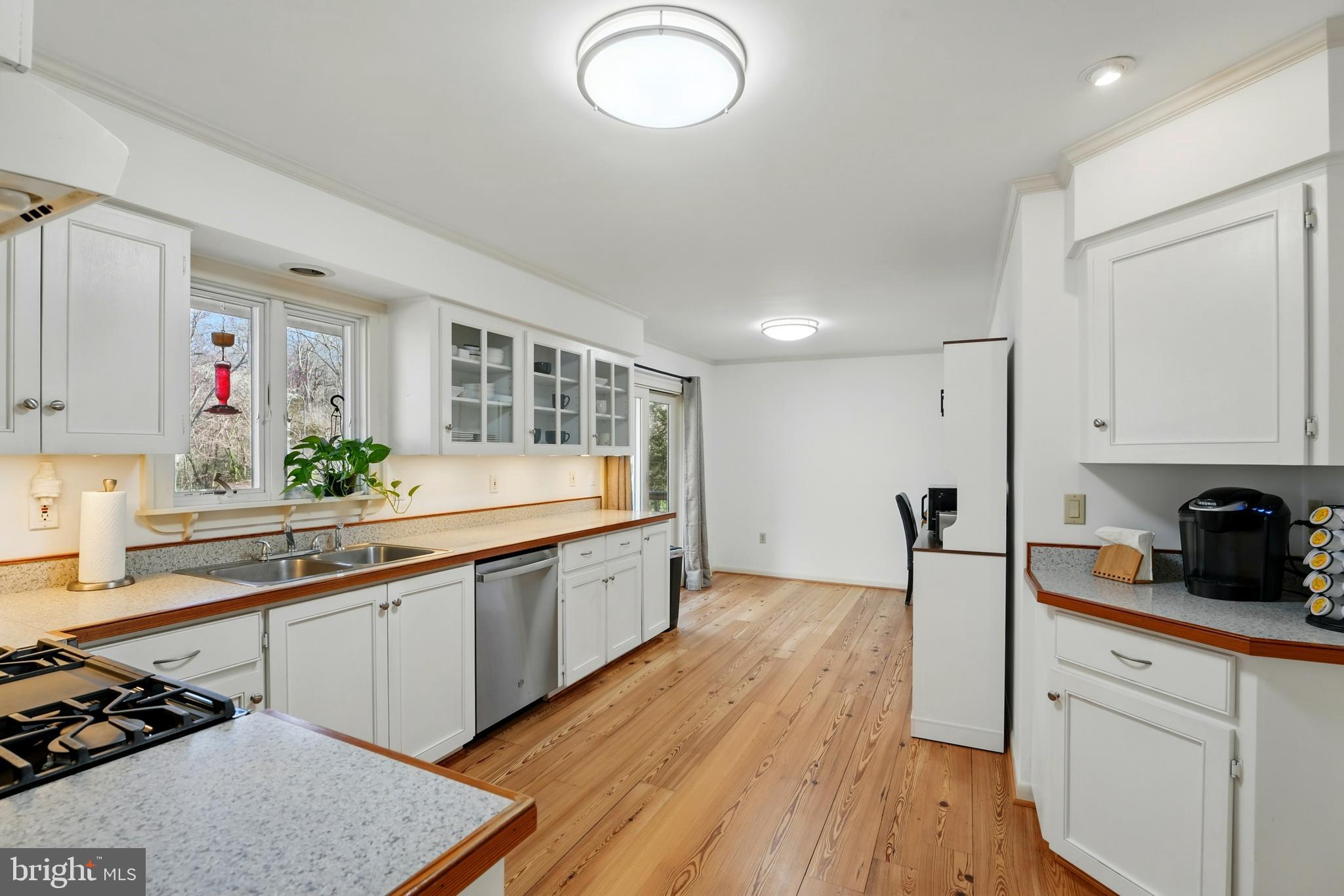 WHITE SHOP ESTATES - Residential