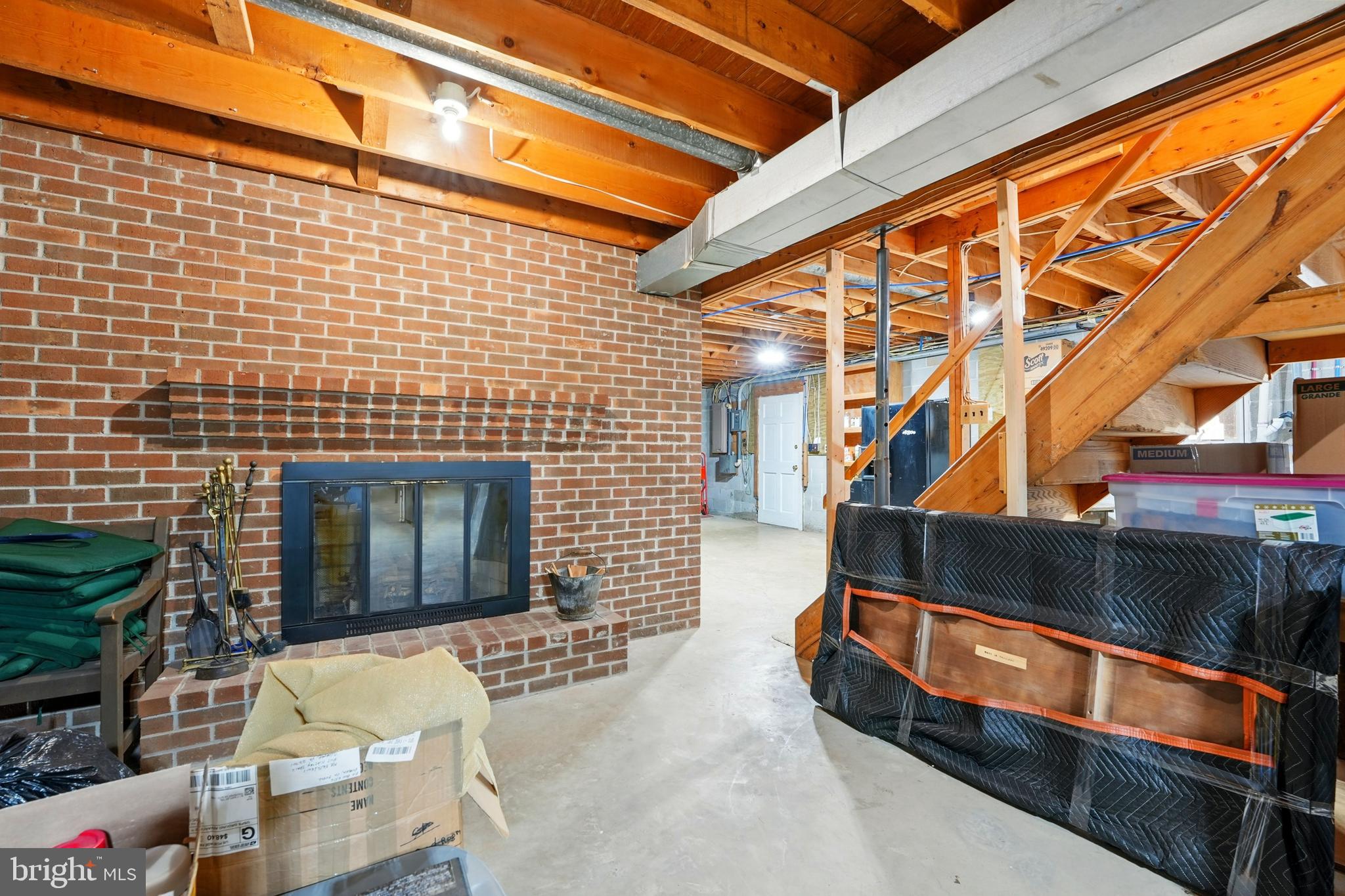 WHITE SHOP ESTATES - Residential