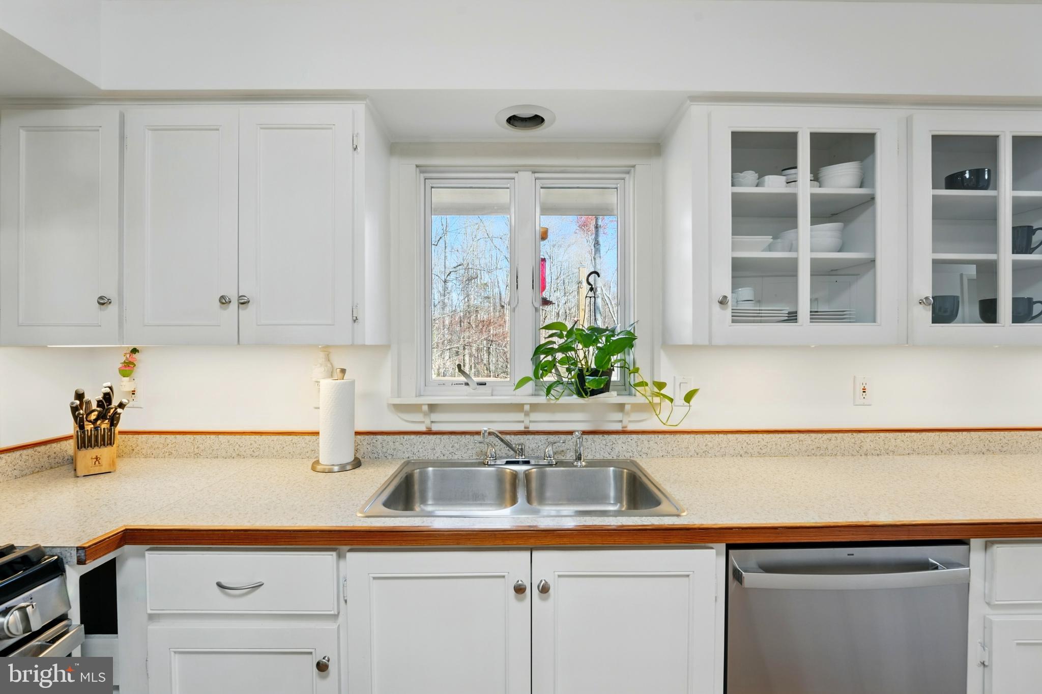 WHITE SHOP ESTATES - Residential