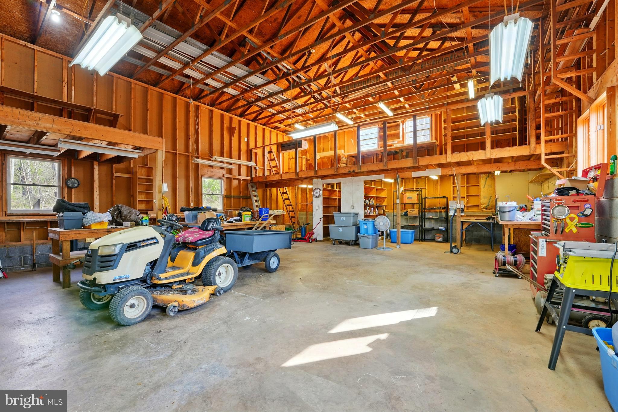 WHITE SHOP ESTATES - Residential