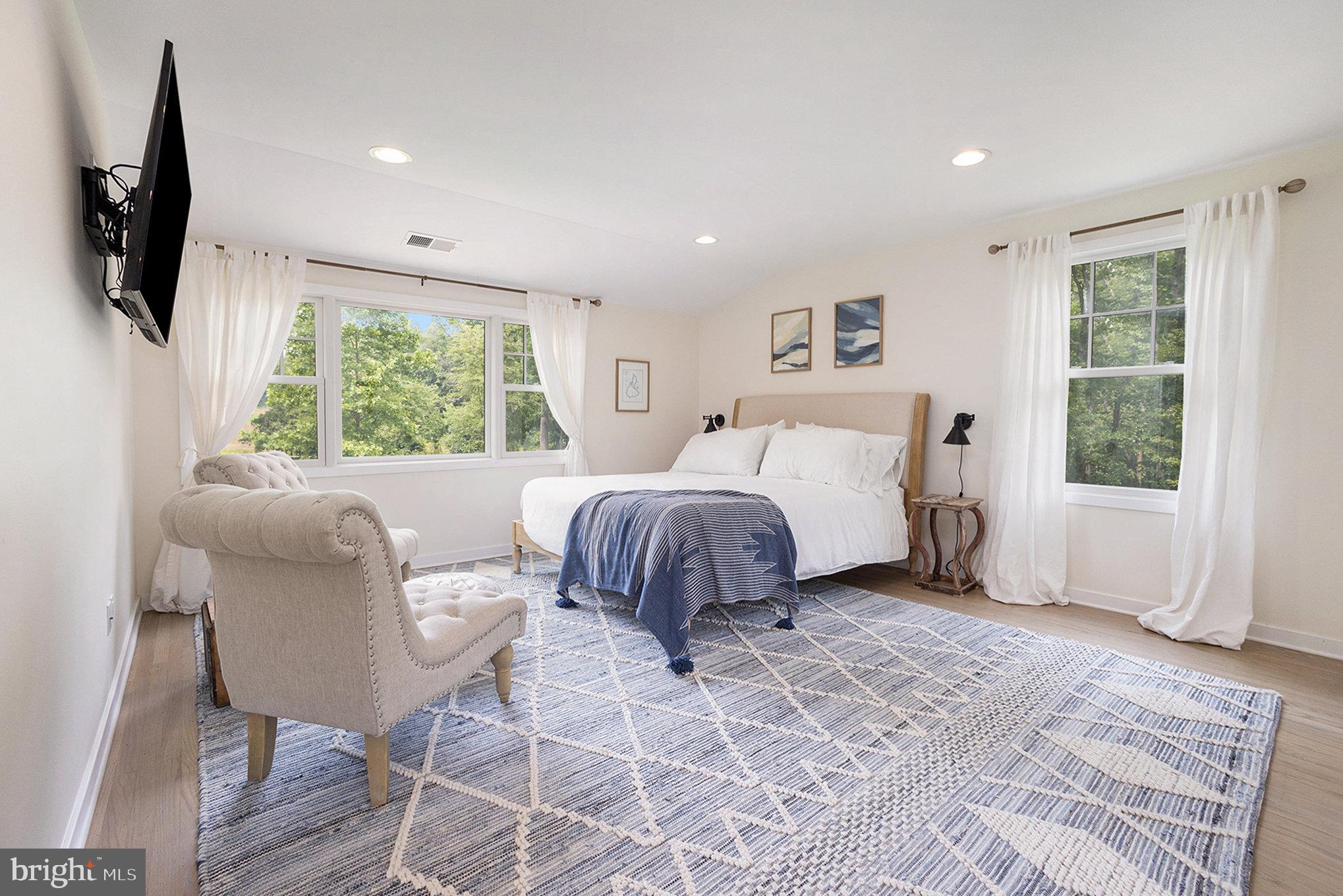 RADNOR HUNT - Residential