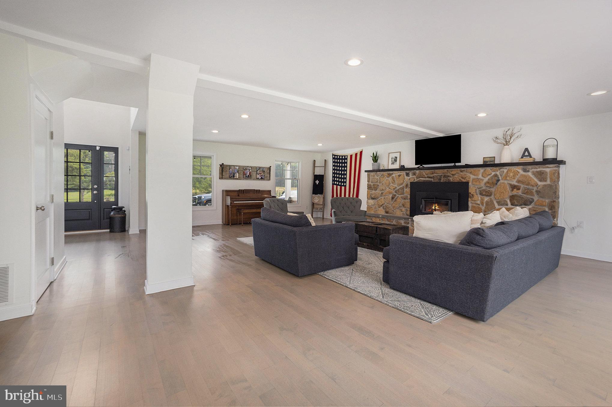 RADNOR HUNT - Residential