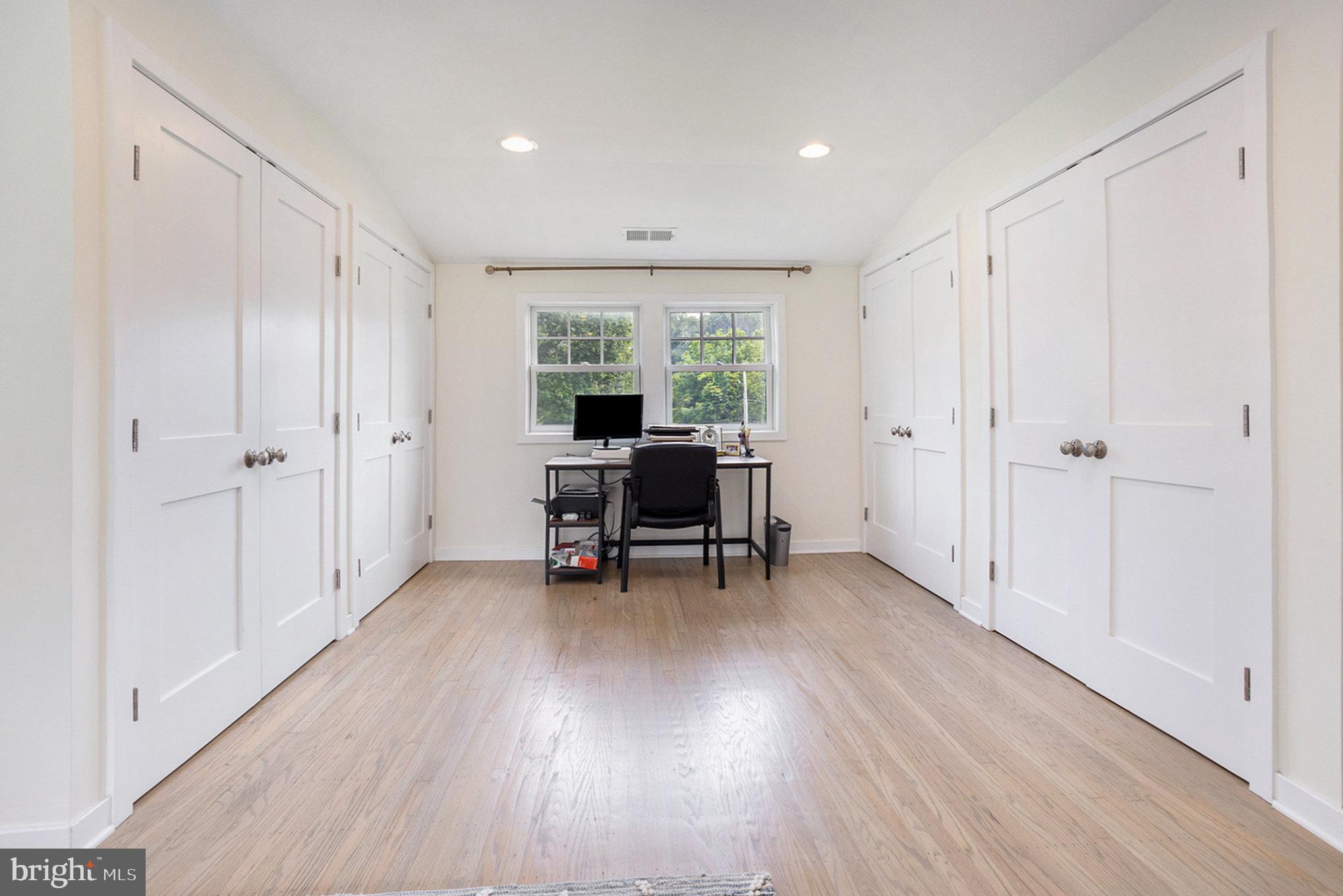 RADNOR HUNT - Residential