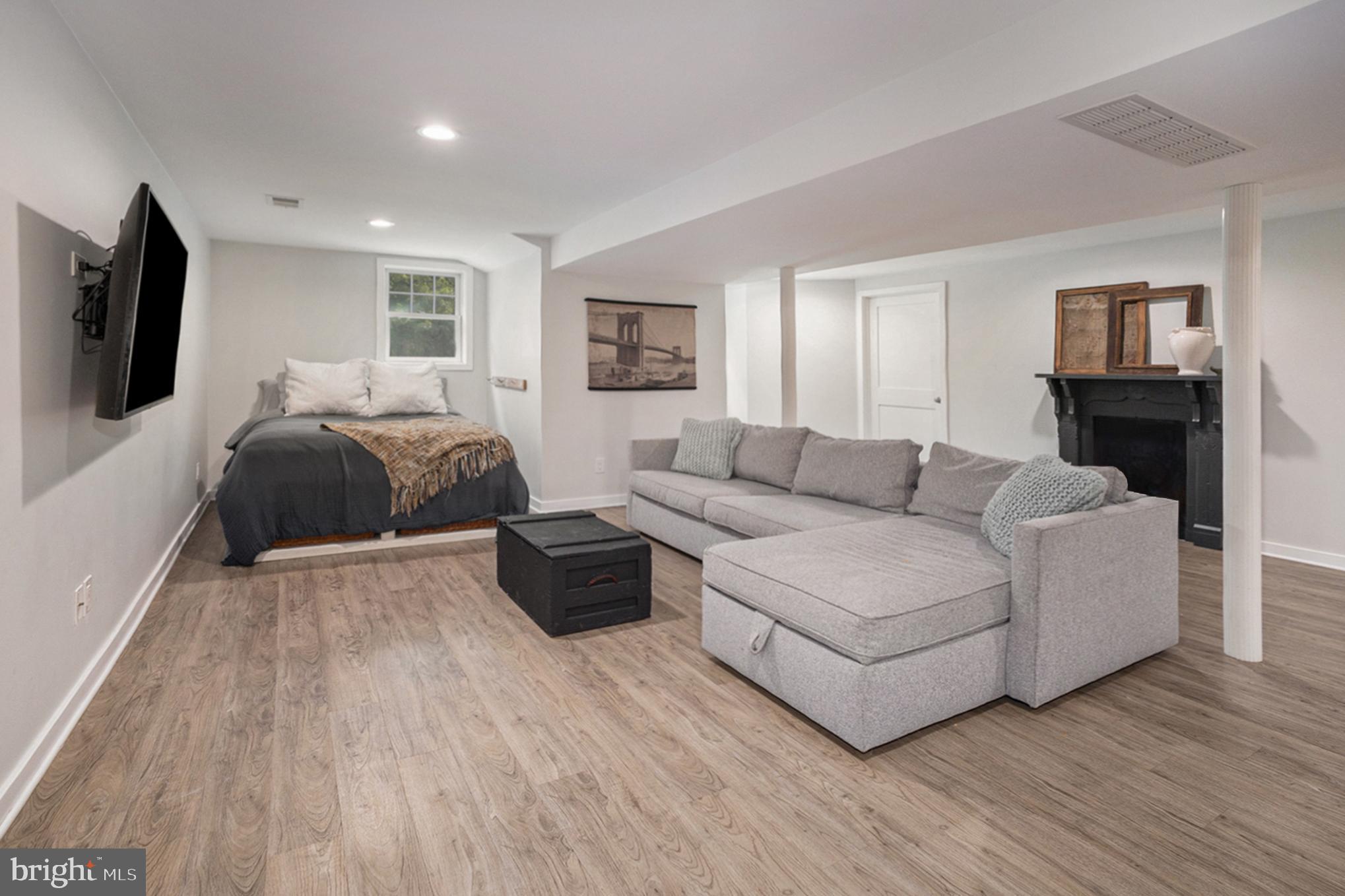 RADNOR HUNT - Residential