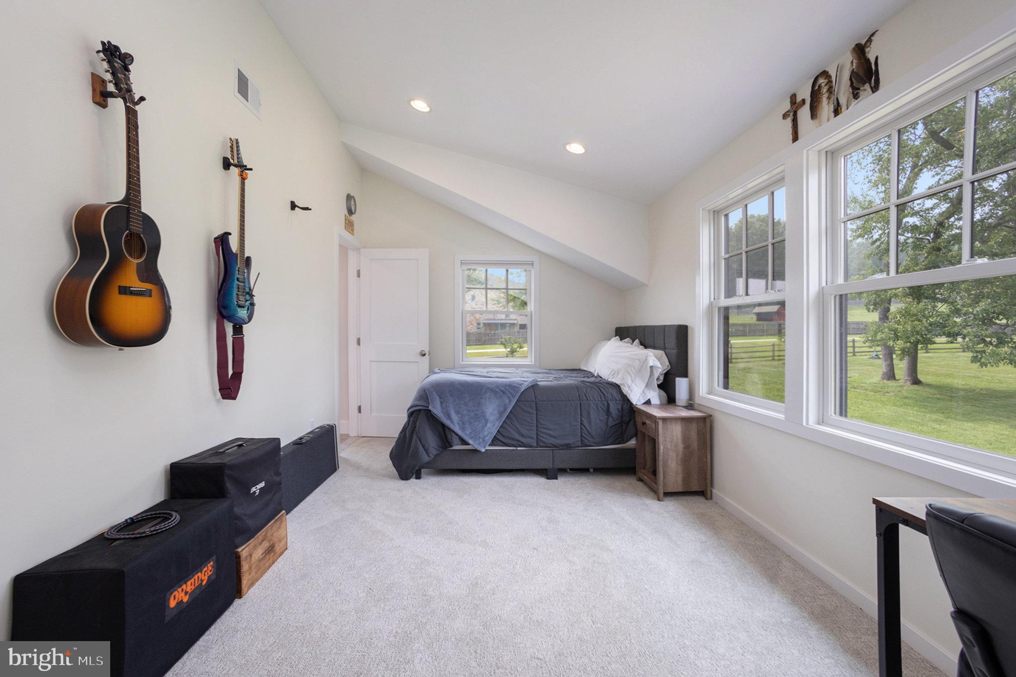 RADNOR HUNT - Residential
