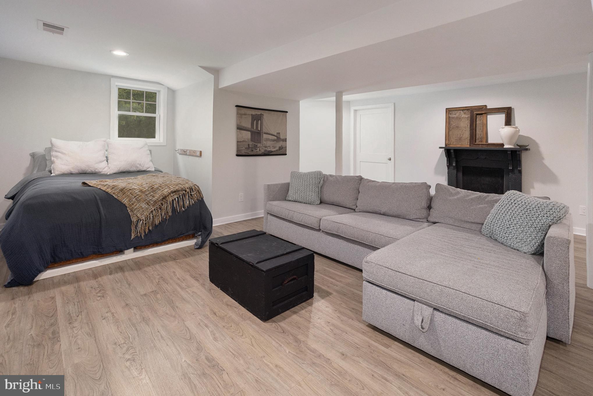 RADNOR HUNT - Residential