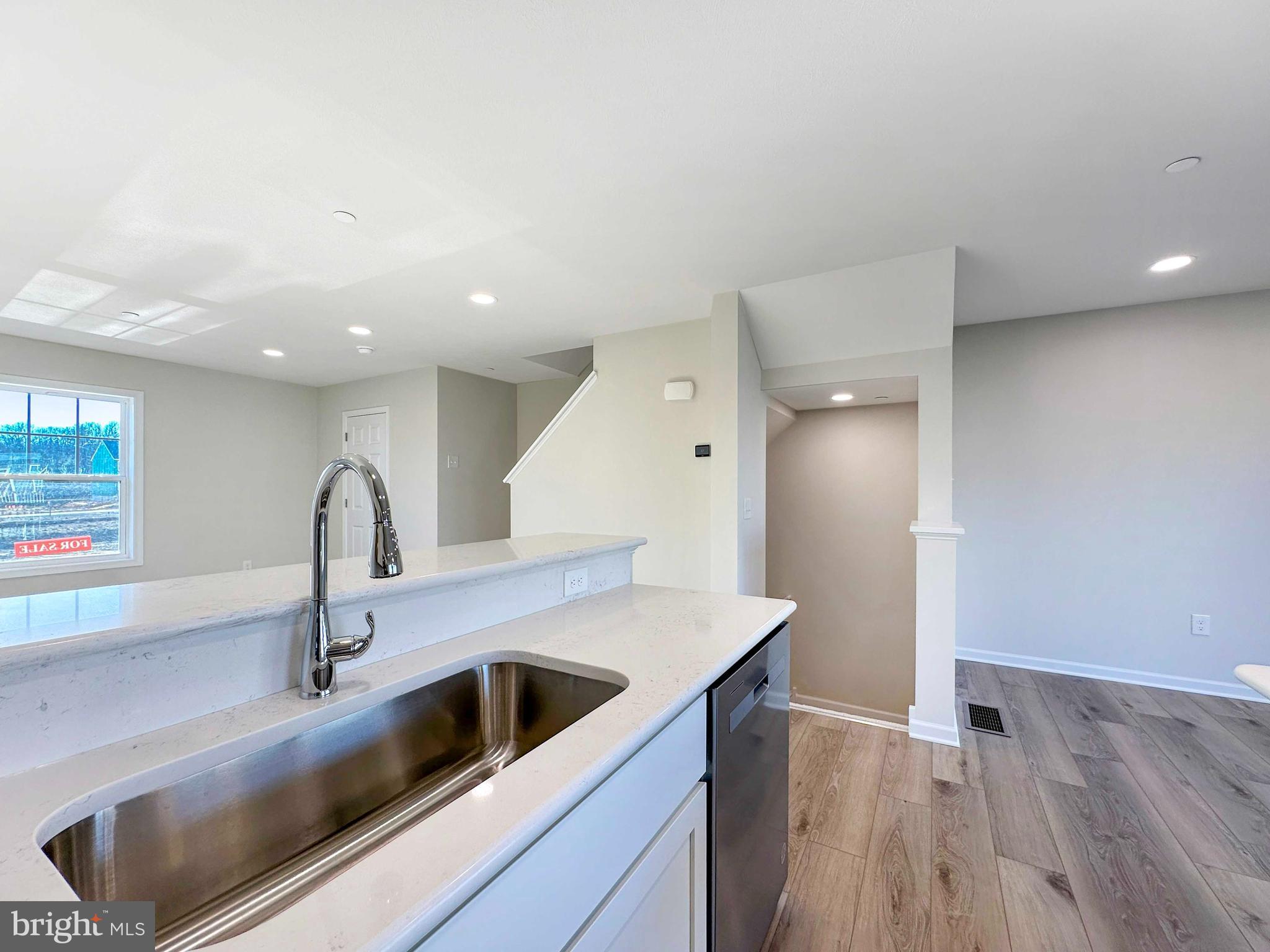 GRAYS POINTE - Residential