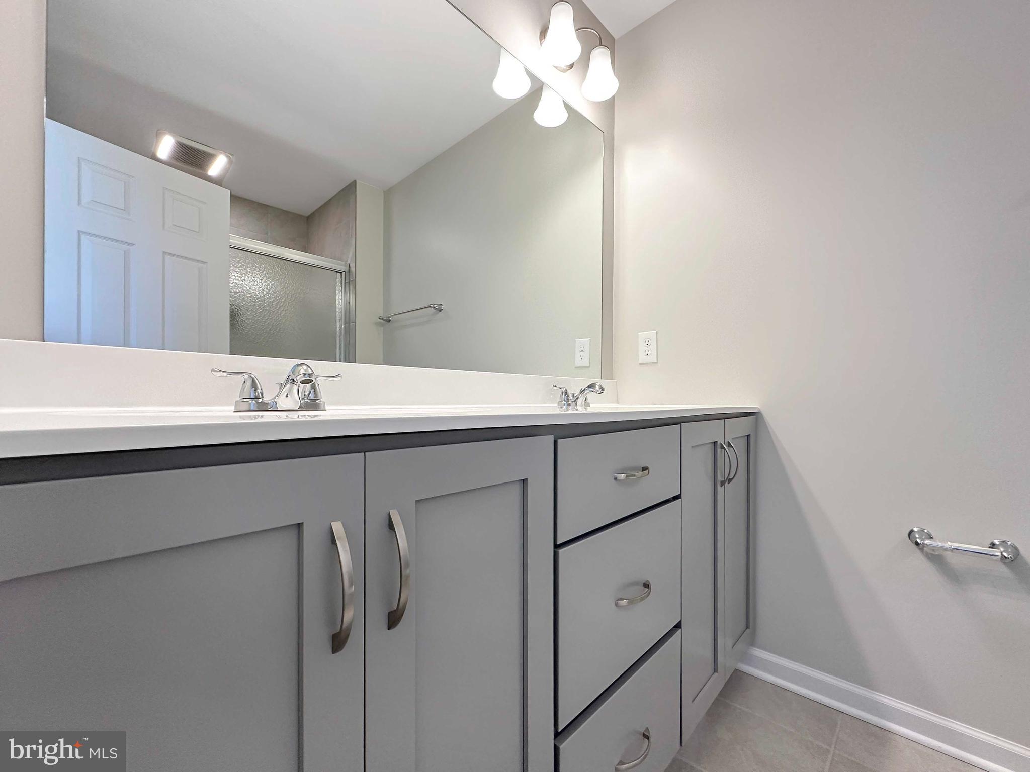 GRAYS POINTE - Residential