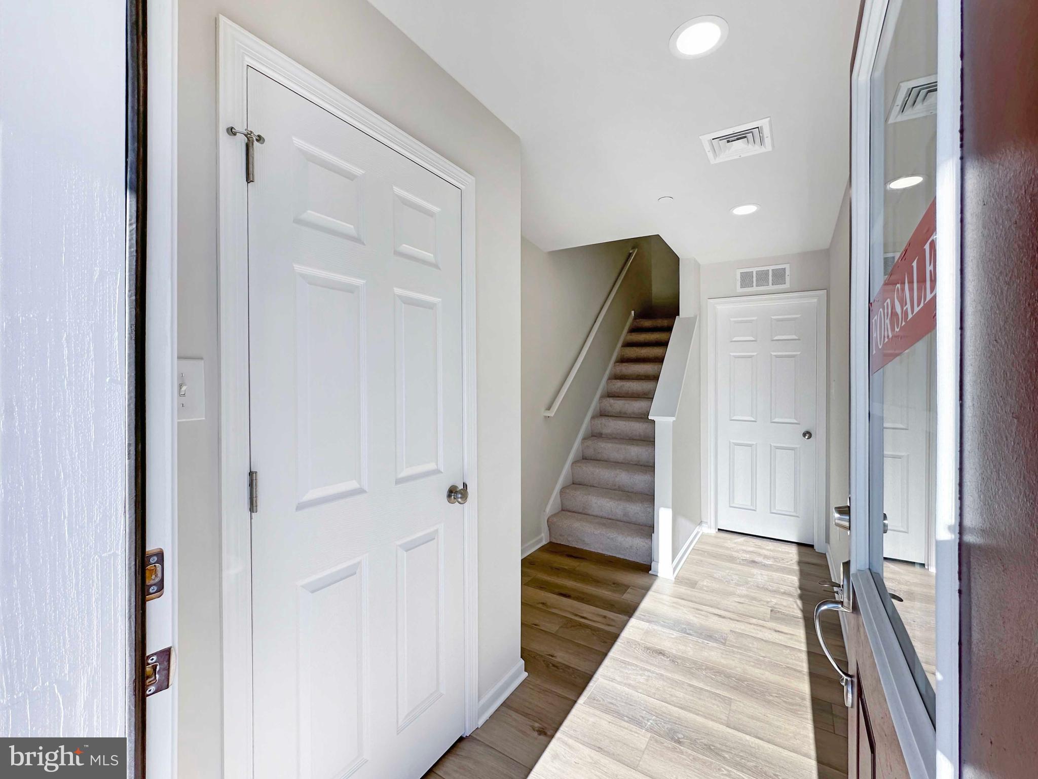 GRAYS POINTE - Residential