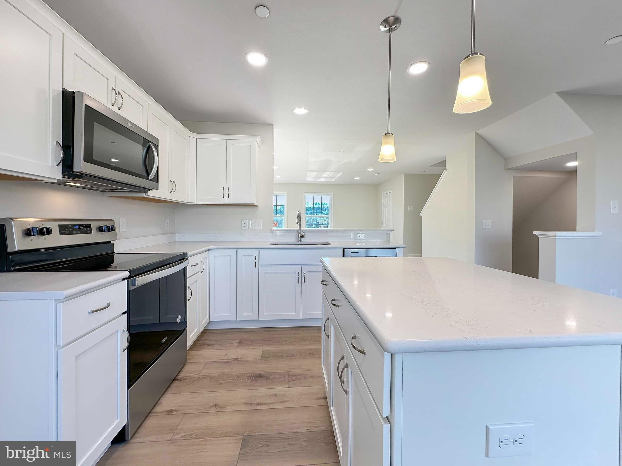 GRAYS POINTE - Residential