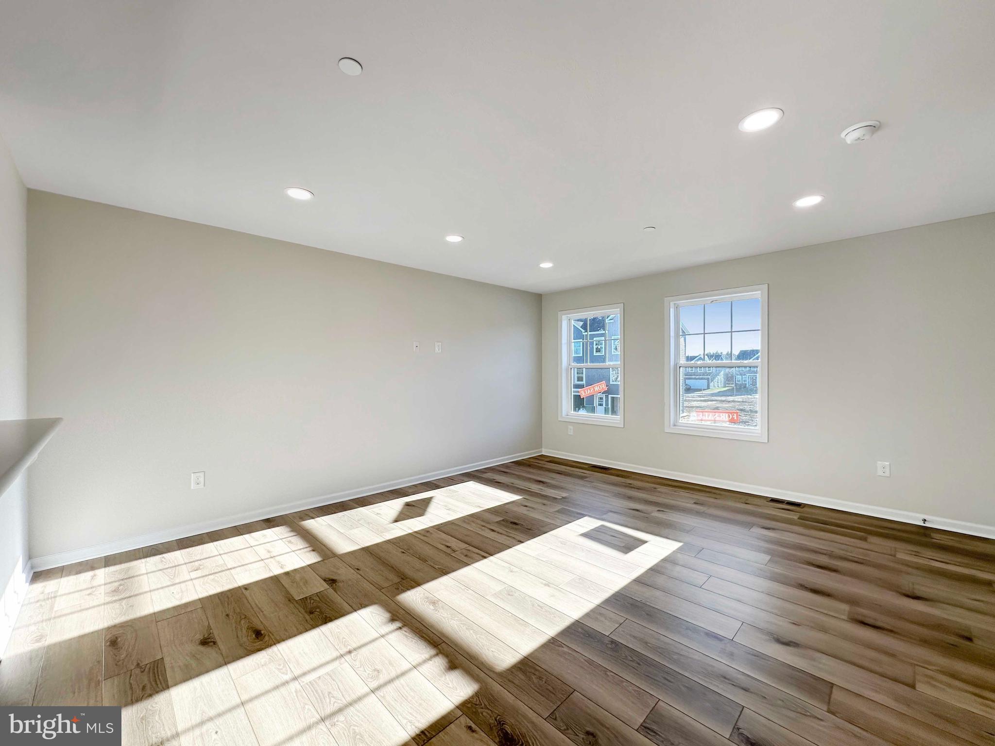 GRAYS POINTE - Residential