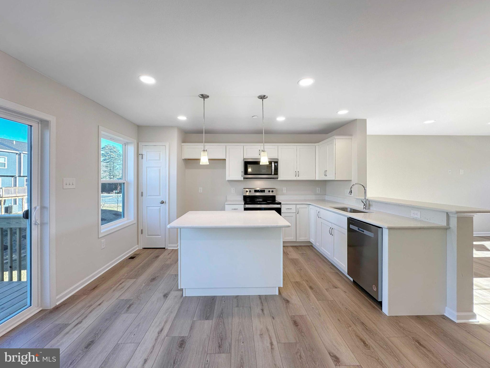 GRAYS POINTE - Residential