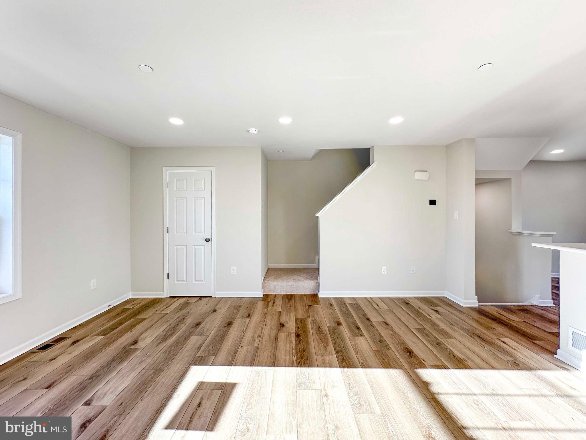 GRAYS POINTE - Residential