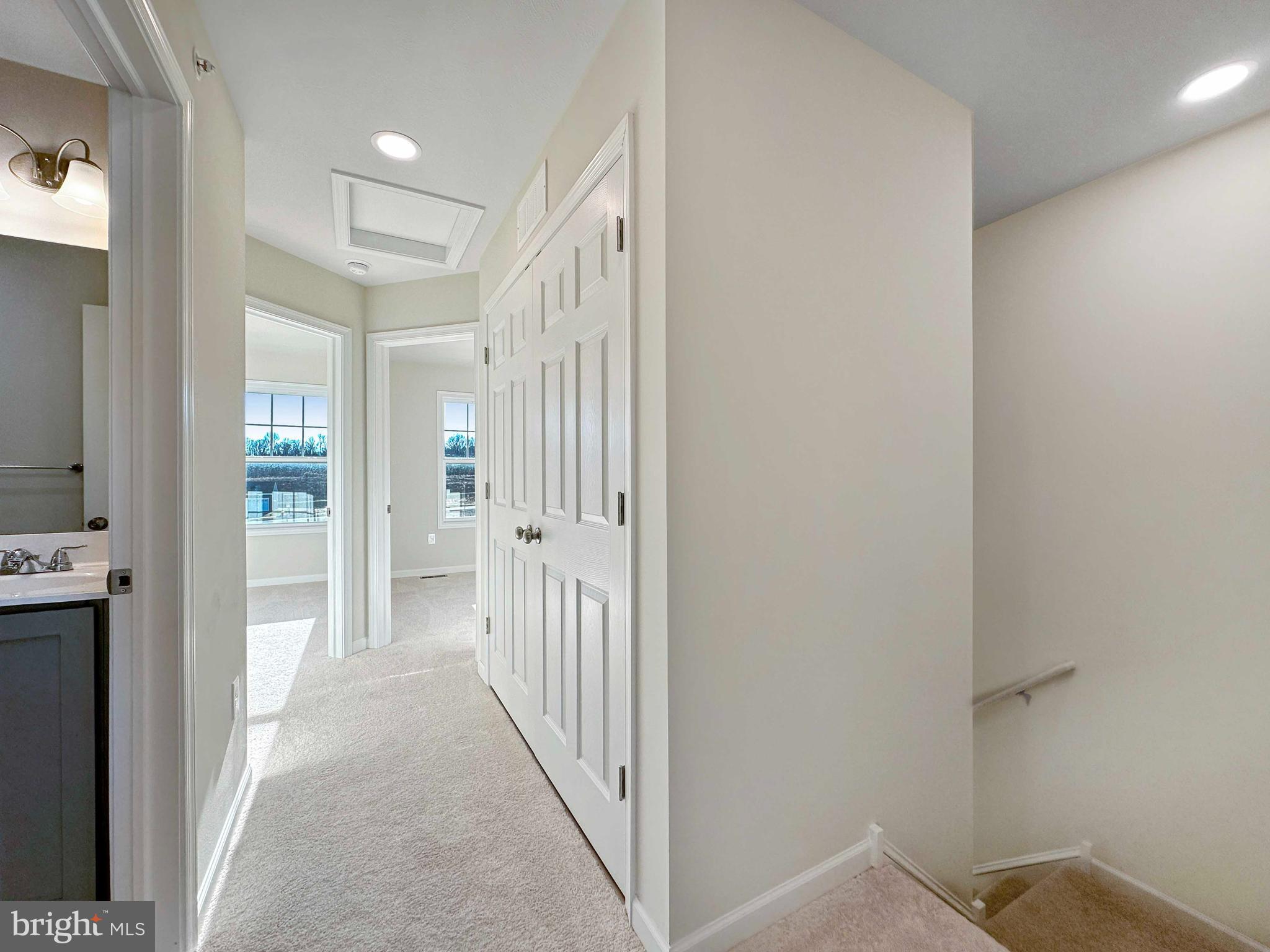 GRAYS POINTE - Residential